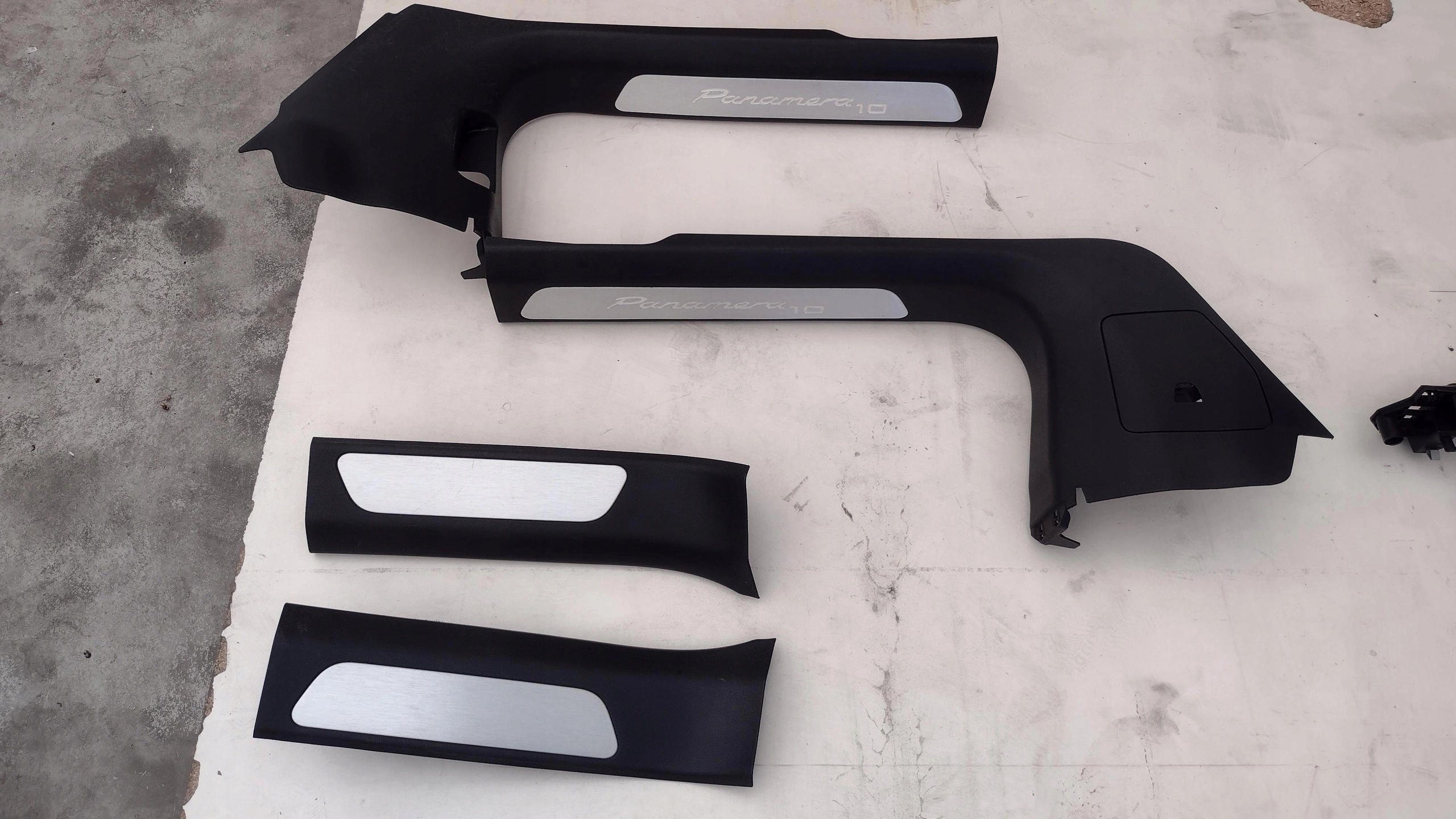 PORSCHE PANAMERA 971 ПОРІГ НАКЛАДКА ПОРОГУ ХРОМ