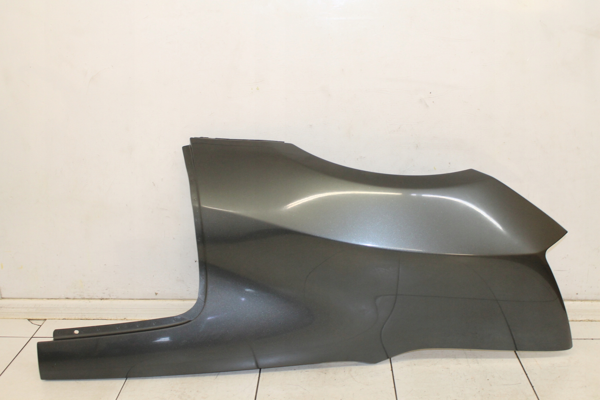 AUDI R8 420 06- BŁOTNIK TYLNY PRAWY LZ7S