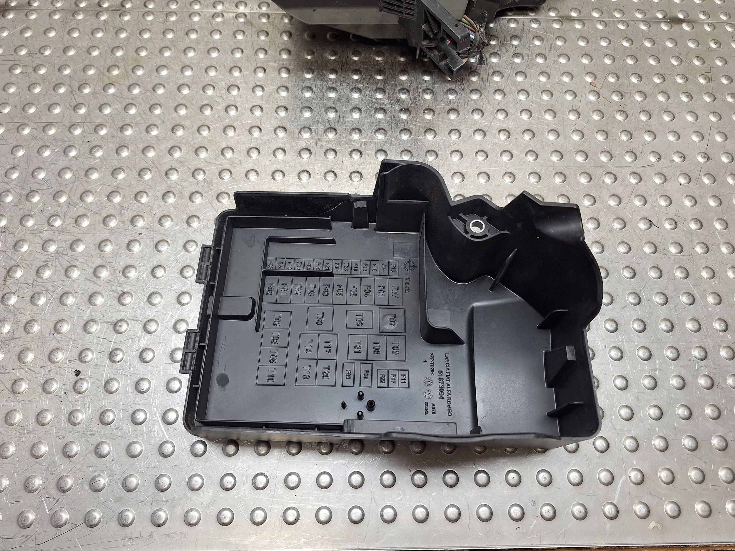 Module fusibles BSI 51873946 LANCIA DELTA III