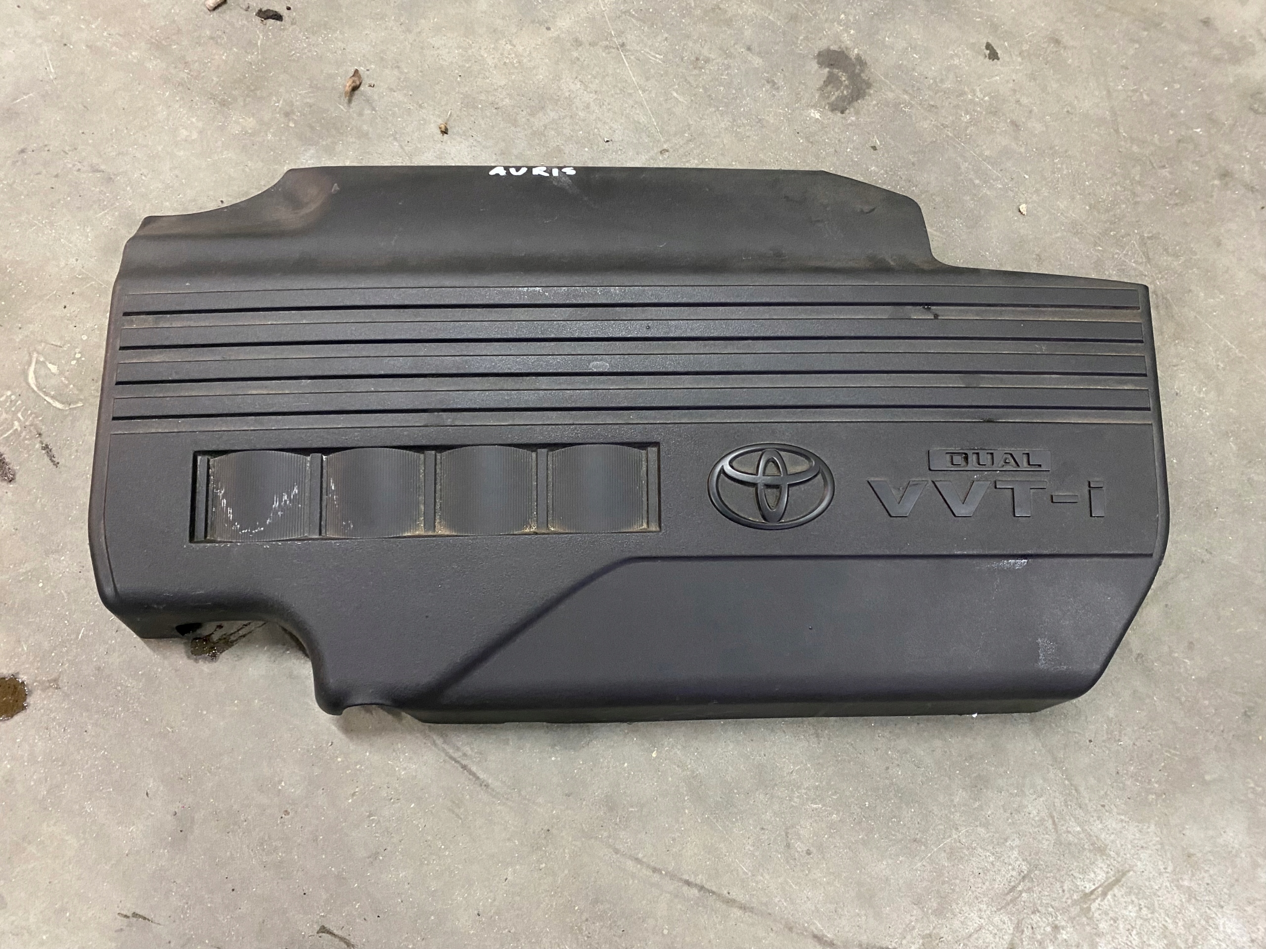 12611-0Y040 - Крышка двигателя для TOYOTA AURIS II VVT-i