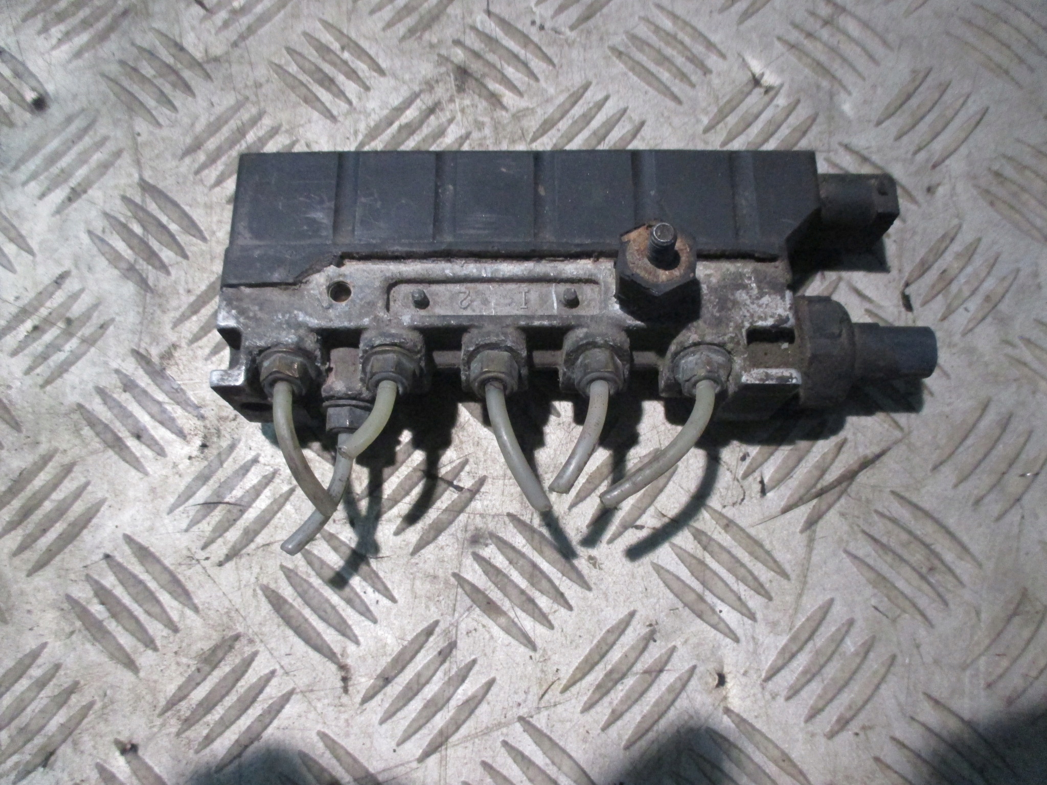 LISTWA ZAWÓR ZAWIESZENIA MERCEDES S-KLASA W220 3.2 V6 A2203200258
