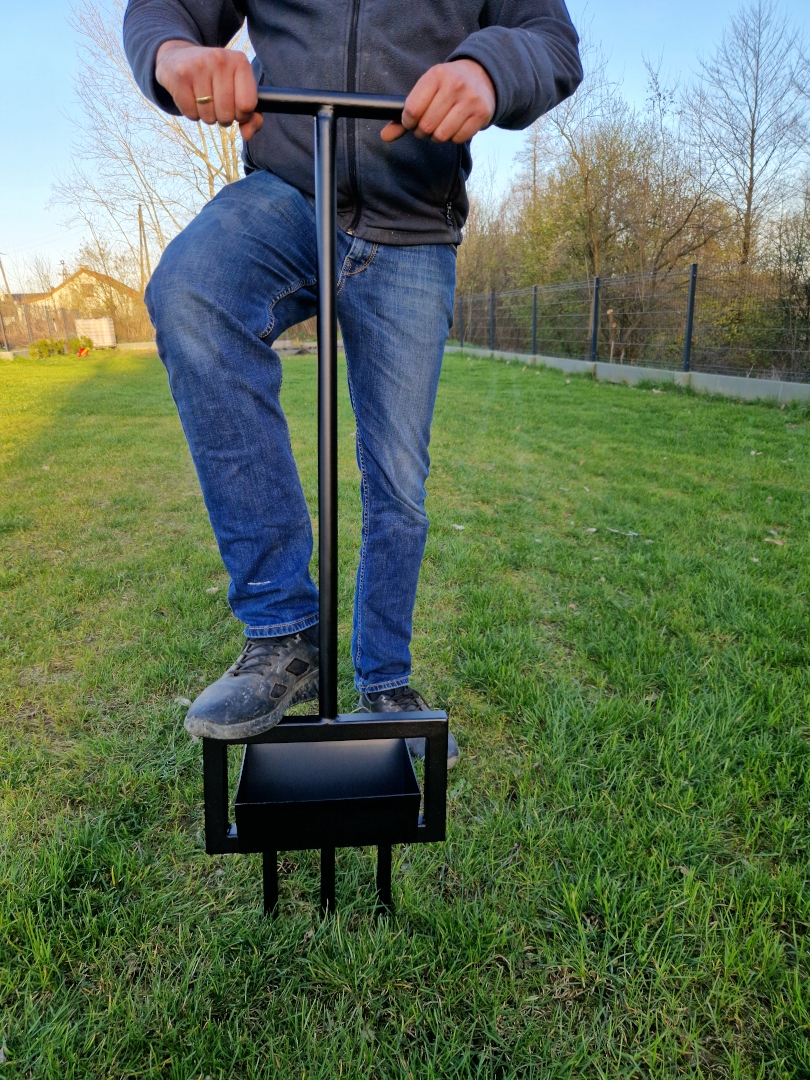 AERATOR WERTYKULATOR RĘCZNY RURKOWY DO TRAWY Z POJEMNIKIEM Marka inna
