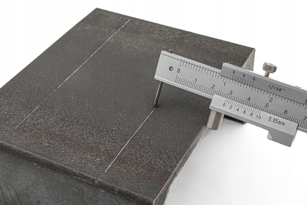 Suwmiarka traserska 0-300 mm - 0,05 mm Kod producenta SUWMIARKA TRASERSKA 300mm/0,05mm