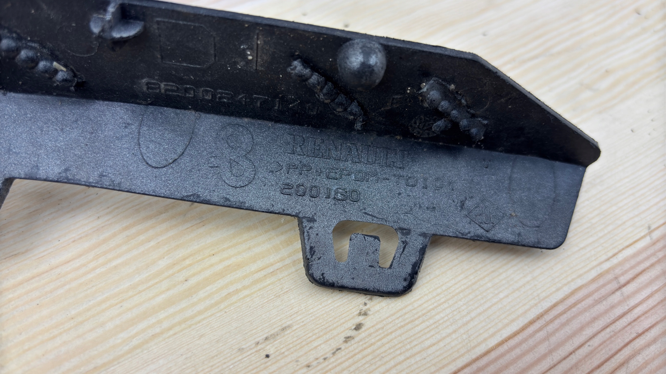 RENAULT MEGANE 2 II bumper bracket right front 8200247140 KA17/41