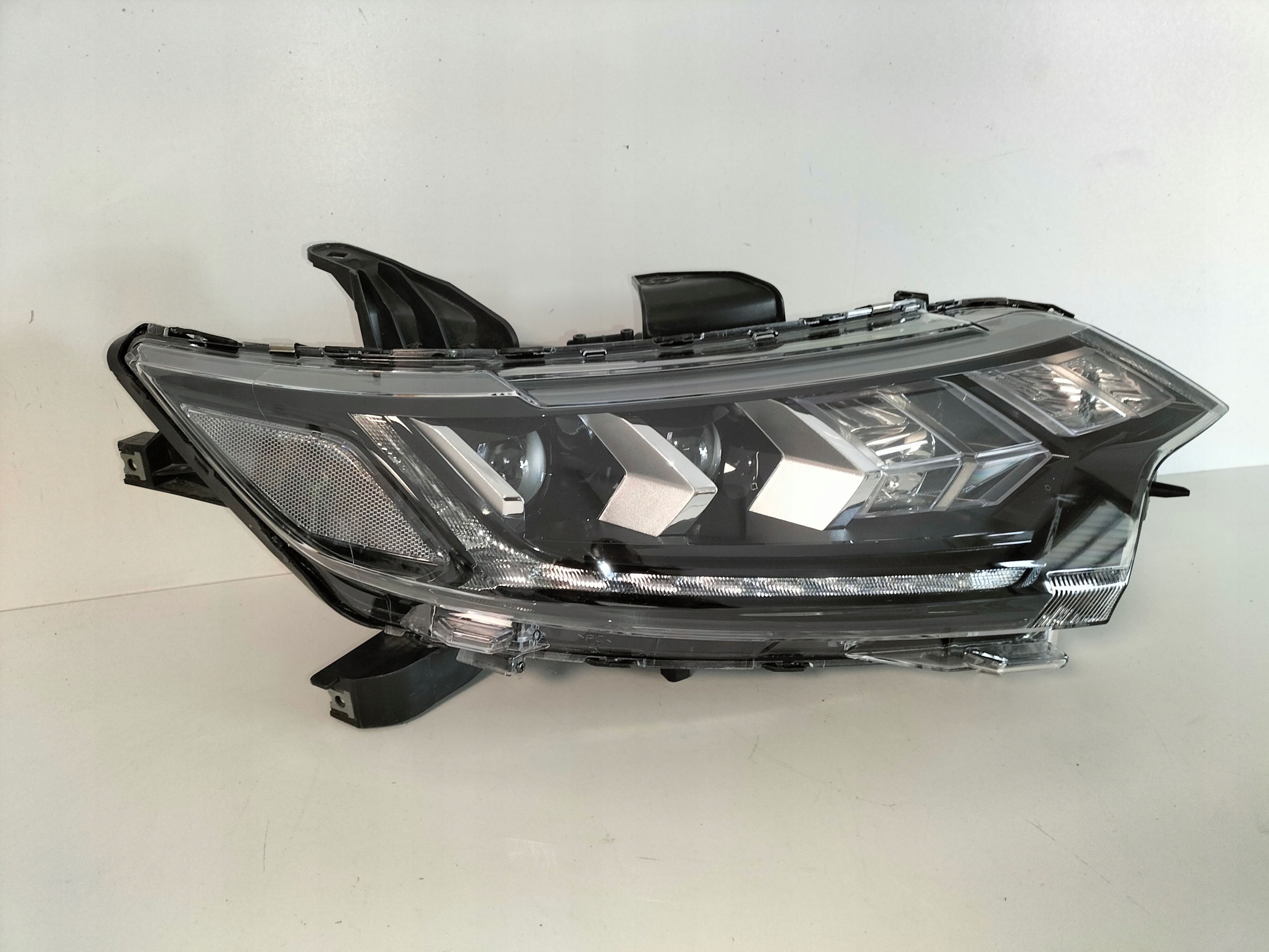 light front reflektor right MITSUBISHI OUTLANDER 3 III LIFT 19-21