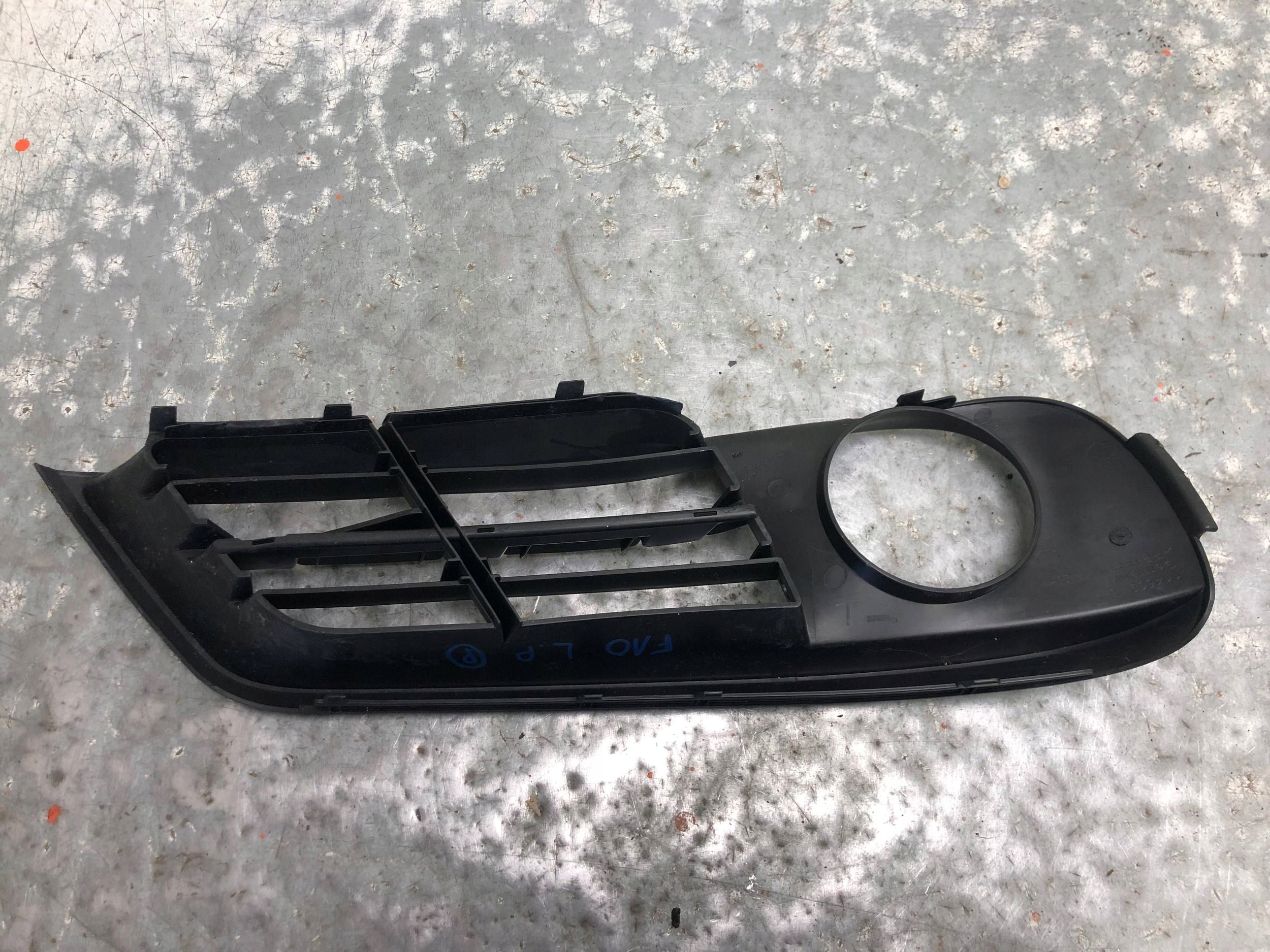 grid fog lights left front BMW F10 7331671