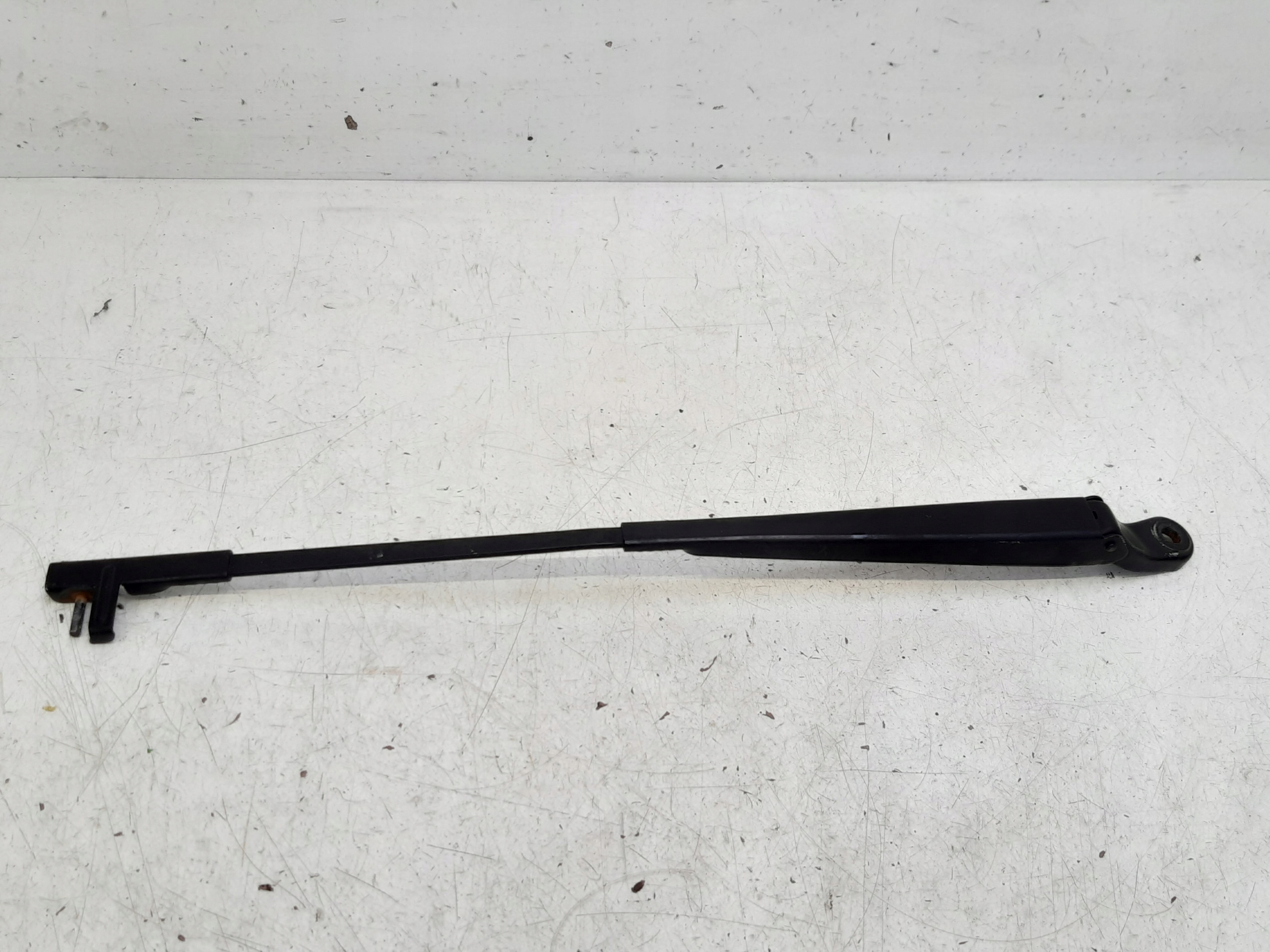 wiper arm right 8200360824 Renault Modus