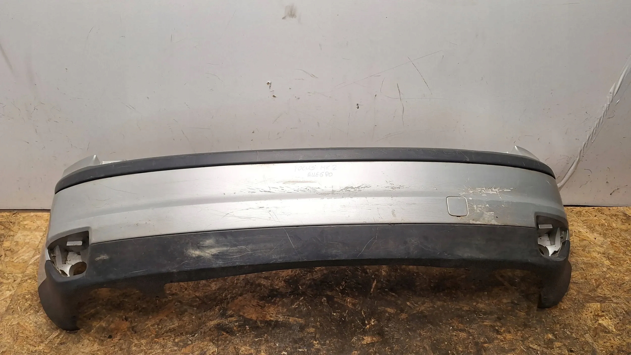 bumper rear part 4M51-A17906-A FORD FOCUS MK2 04