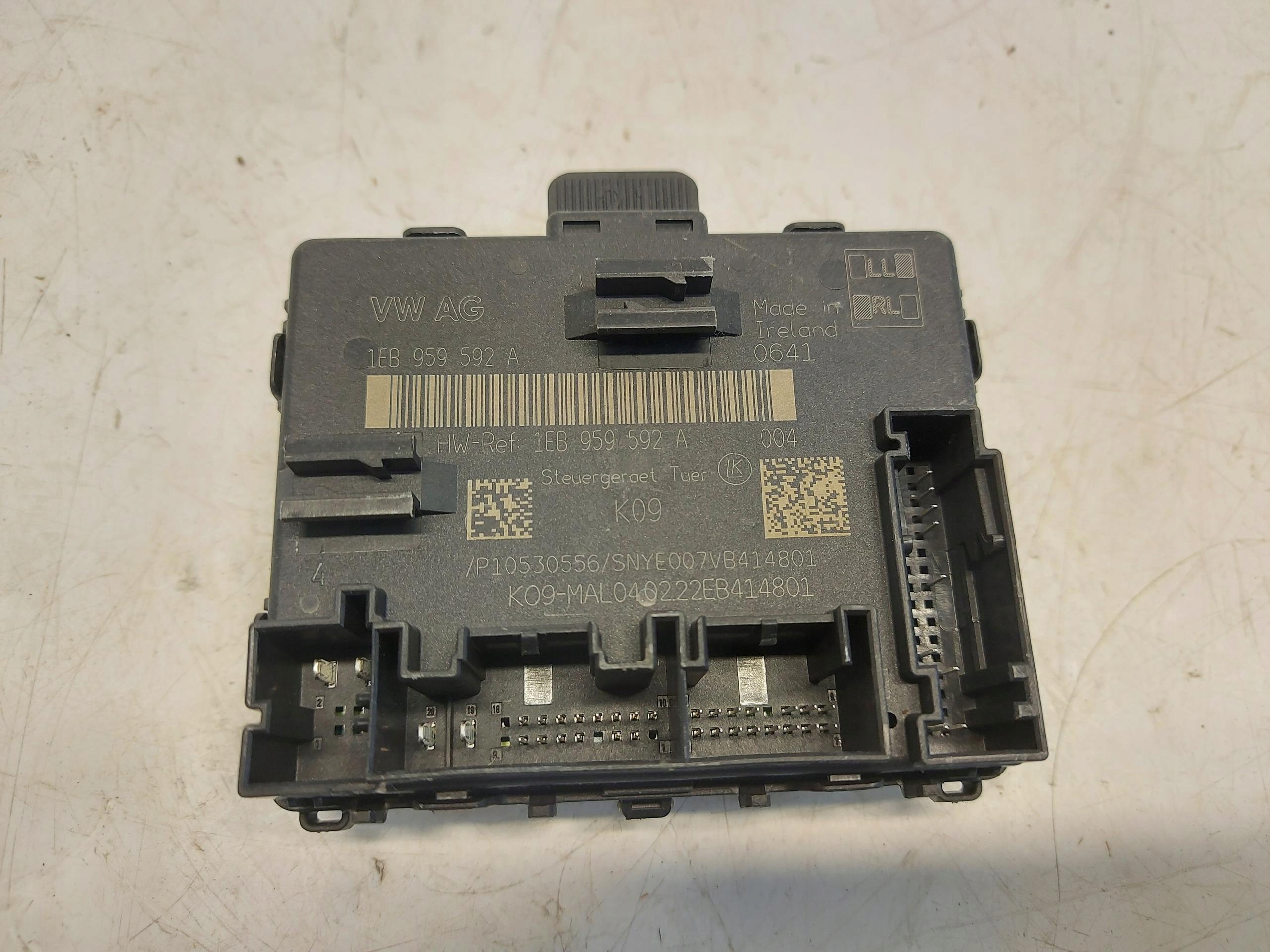 Skoda Enyaq 5LA iV60 module control unit door 1EB959592A