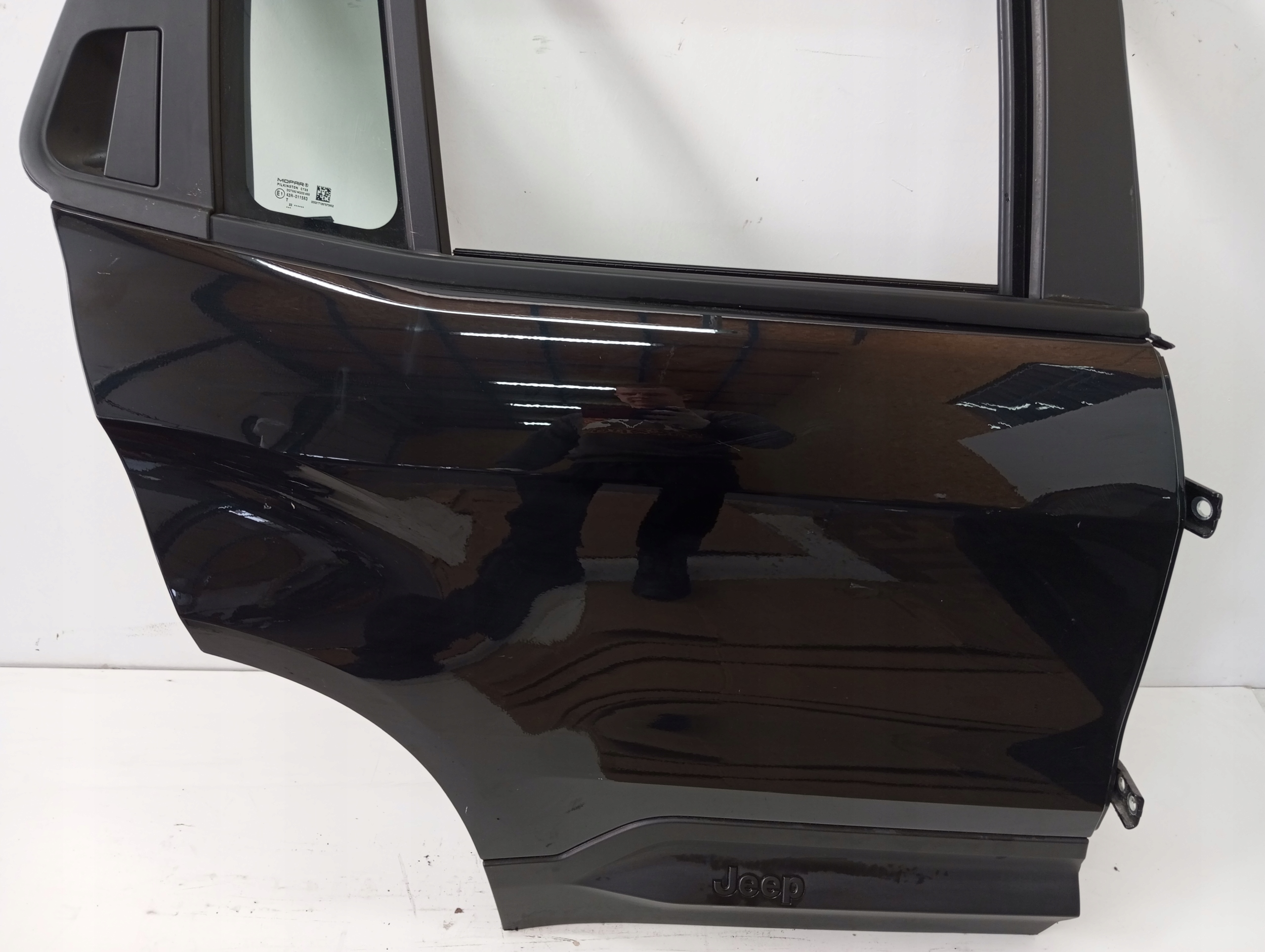 door right rear. JEEP AVENGER 22R