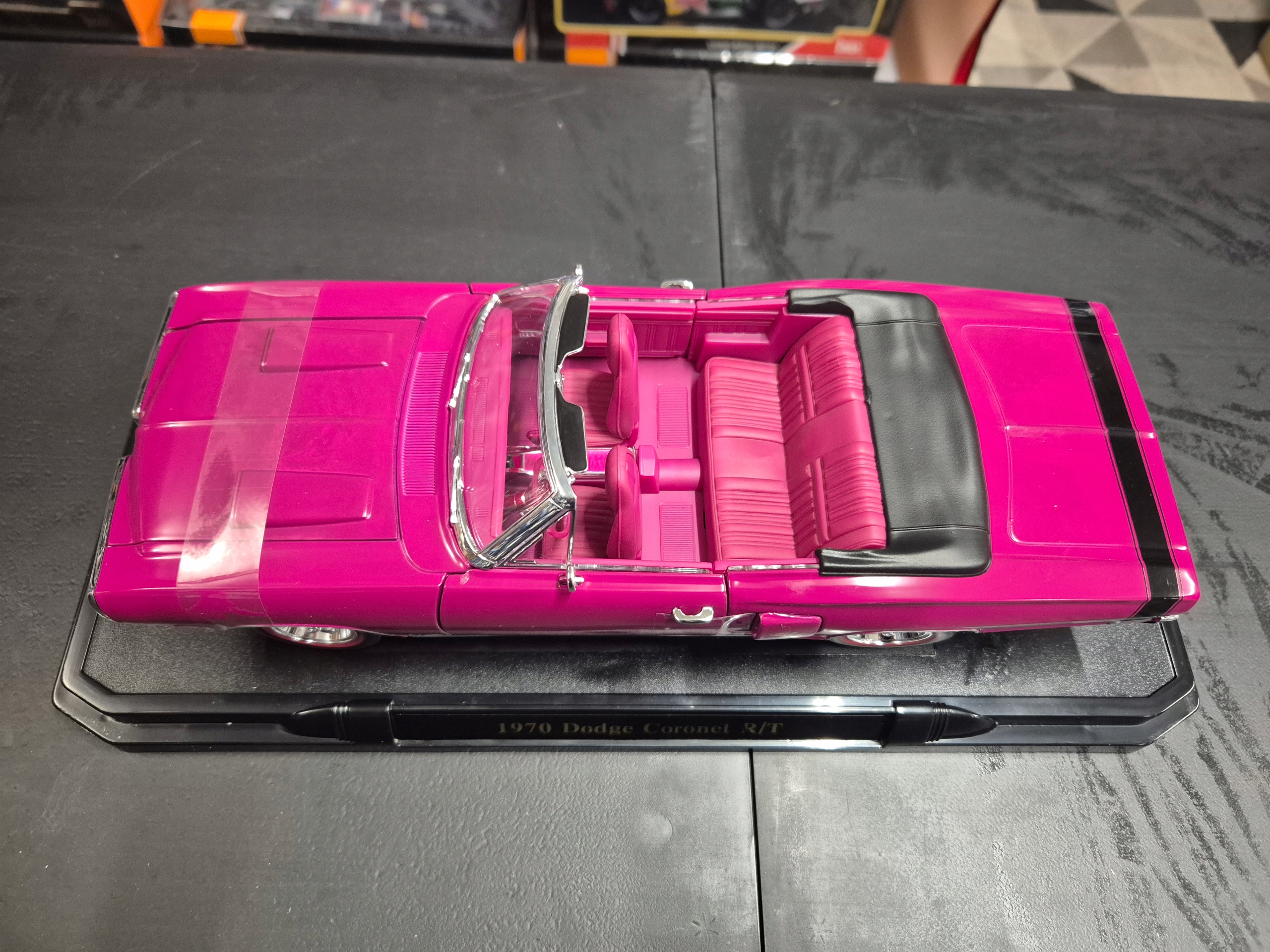 DODGE CORONET R/T 1/18 ROAD SIGNATURE LDC 92548 Kod producenta 92548
