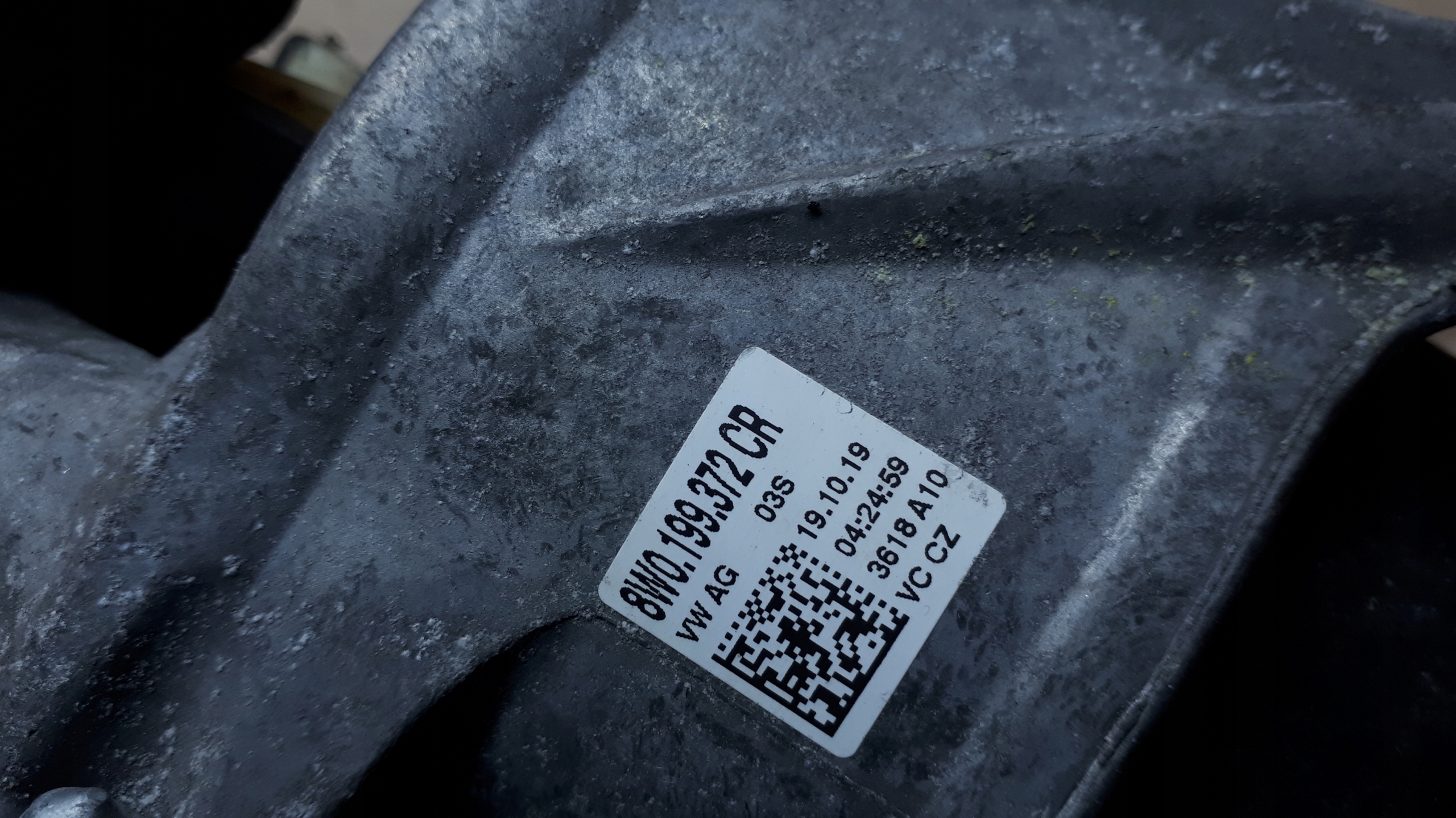 A4 B9 LIFT engine mount 2.0 TFSI A5 8W