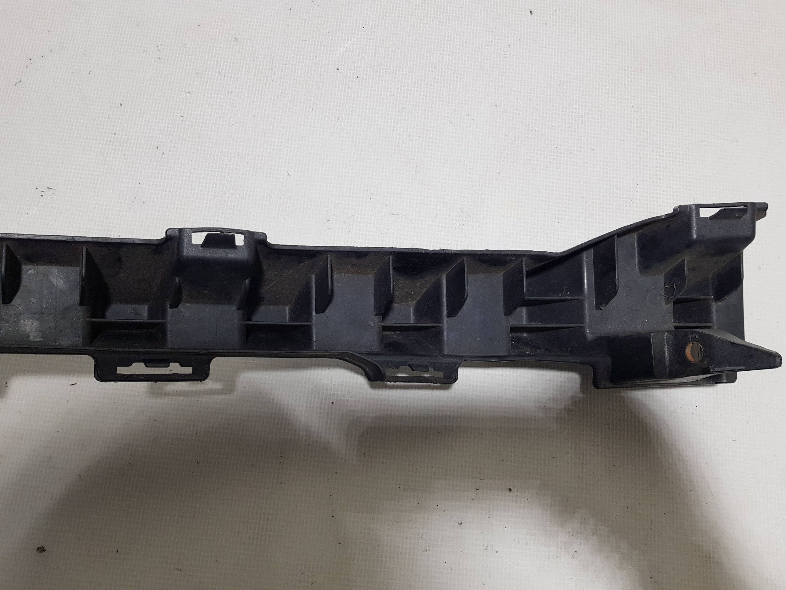 Traverse Pare choc Avant Avant Support Console Mercedes C W204