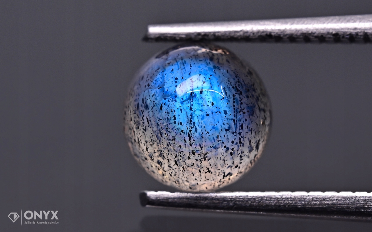 Labradorit kabošon A kulatý fi 6 mm