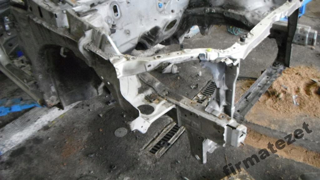 TOYOTA COROLLA VERSO 01- ĆWIARTKA PODŁUŻNICA PRAWA