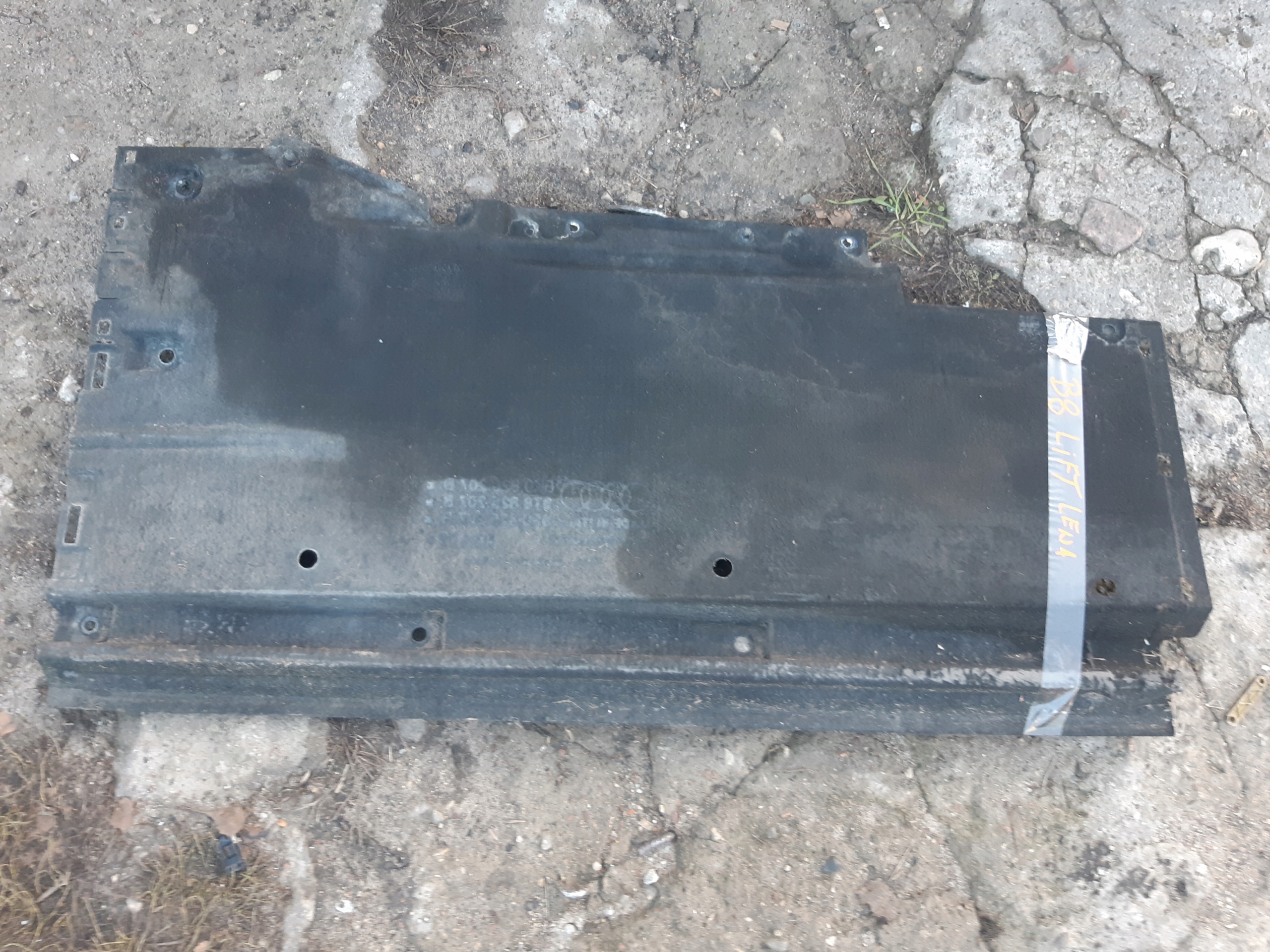 AUDI A4 B8 LIFT Blende Abdeckung abdeckung des Bodens Unterfahrschutz links