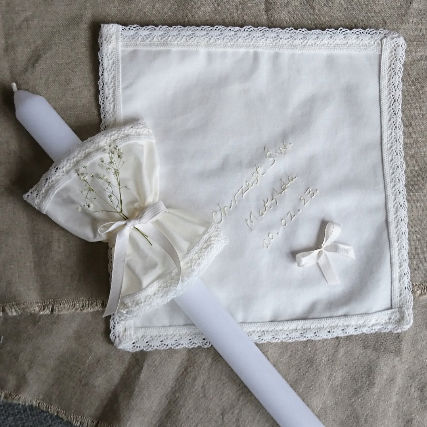 SZATKA I ŚWIECA DO CHRZTU IVORY IMIONA DATA HAFT RĘCZNY Marka inna marka