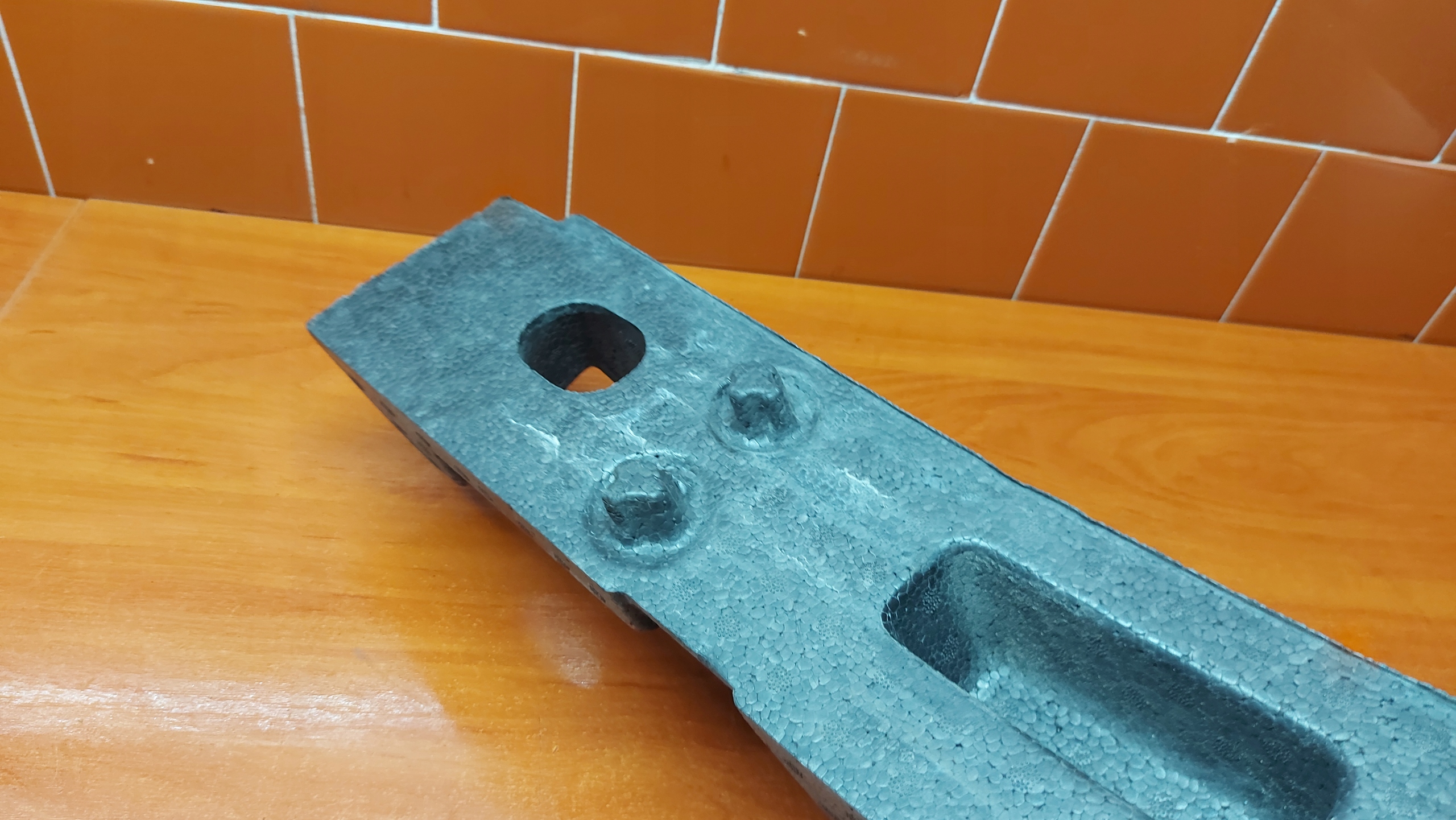 ABSORBER Polystirén nárazníku předek TOYOTA COROLLA E21 19- KOMBI HB