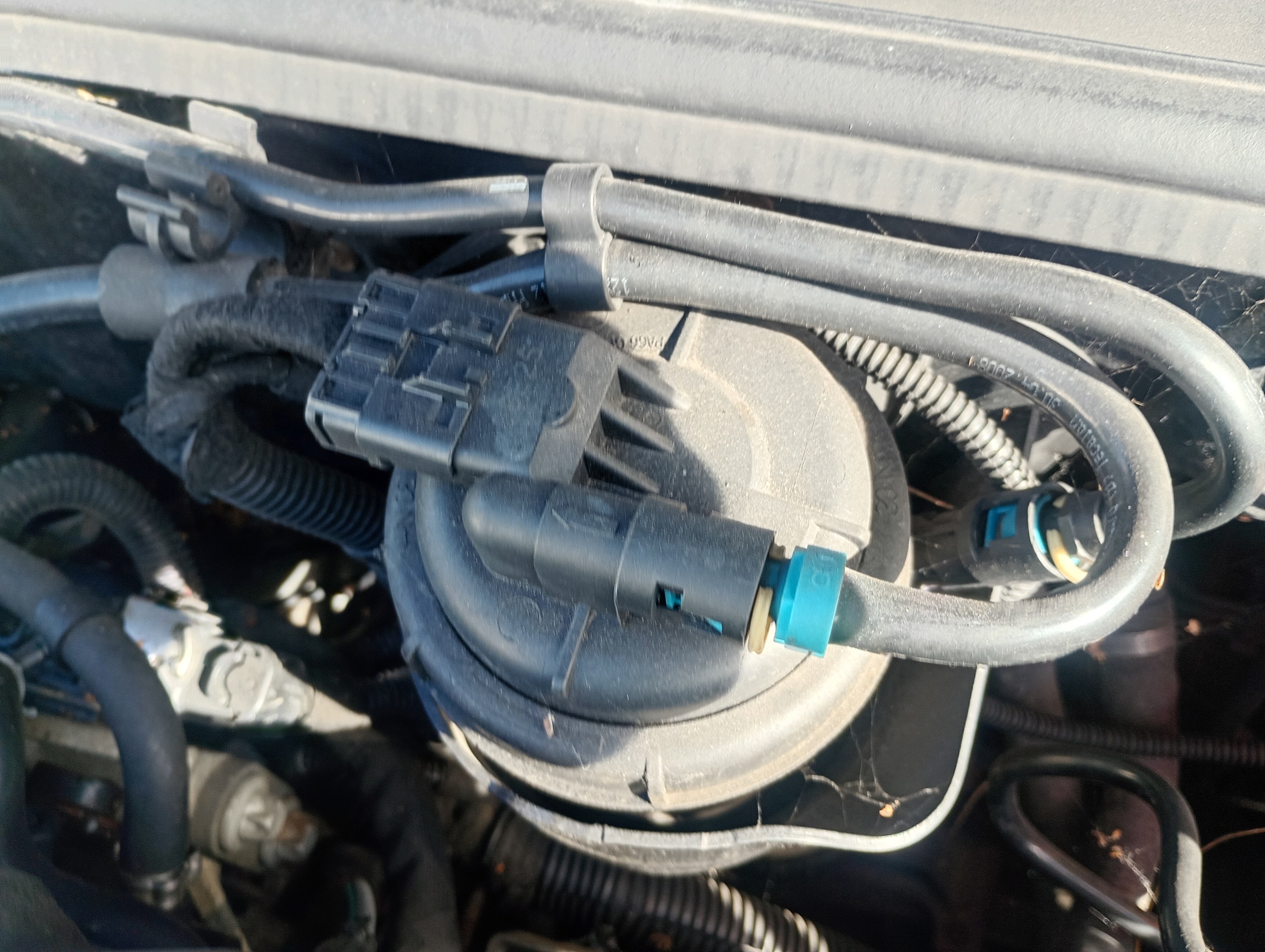 poklopač filtera goriva Opel Vectra C FL 04-08 1.9 CDTI
