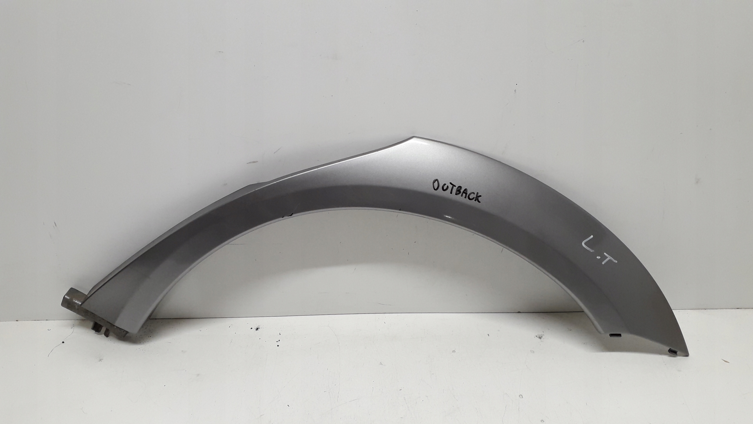 SUBARU OUTBACK 3 III LISTWA BŁOTNIKA LEWY TYŁ
