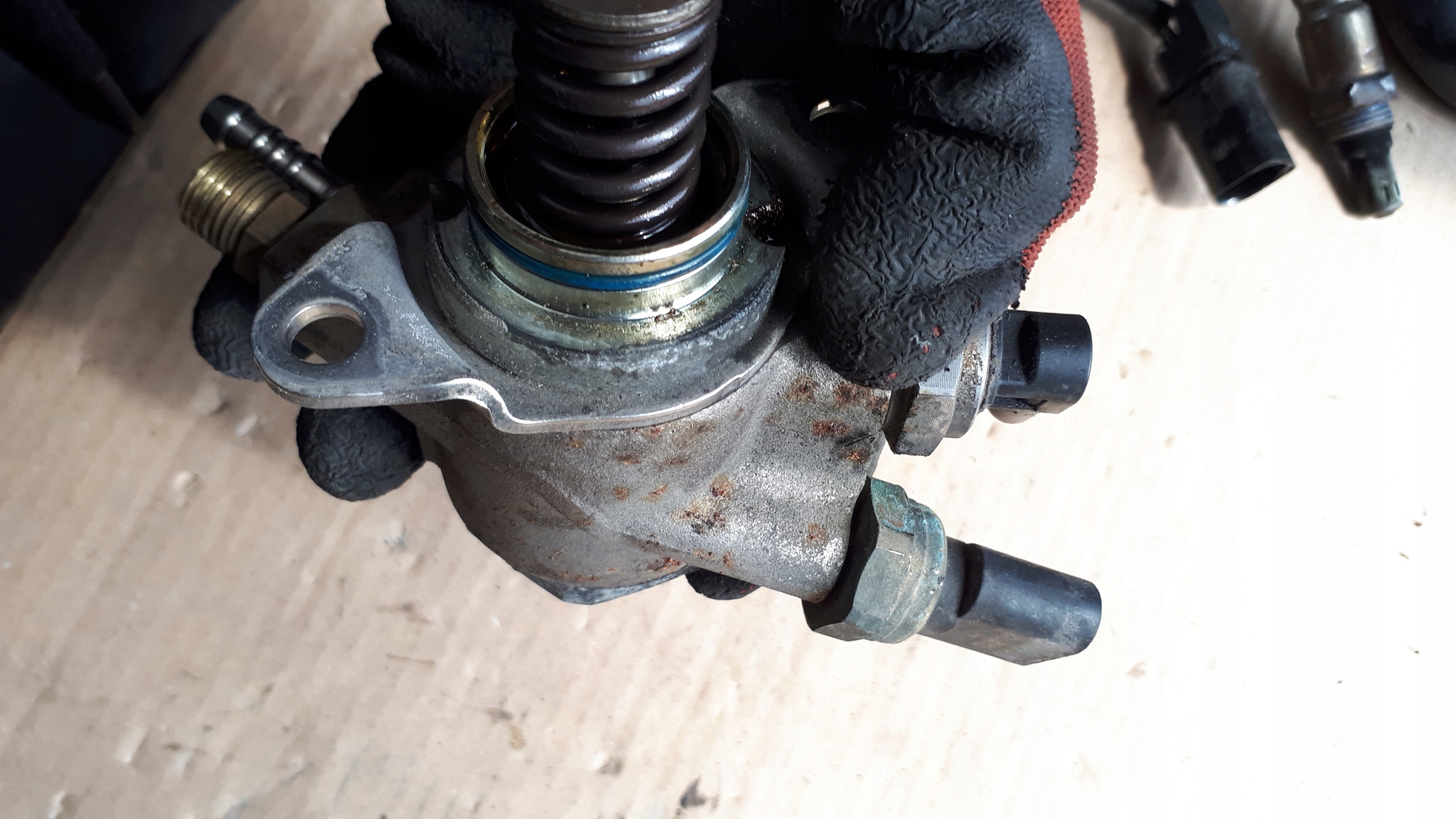 A6 C7 4G pumpa goriva 3.0 TFSI A7 4G S4 B8 S5 SQ