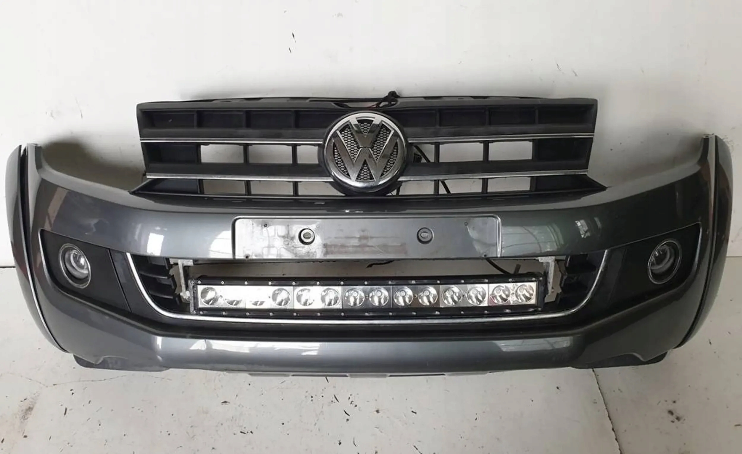 Vw Amarok I 2H 2012r LH7W zderzak przod komplet z halogenami grill