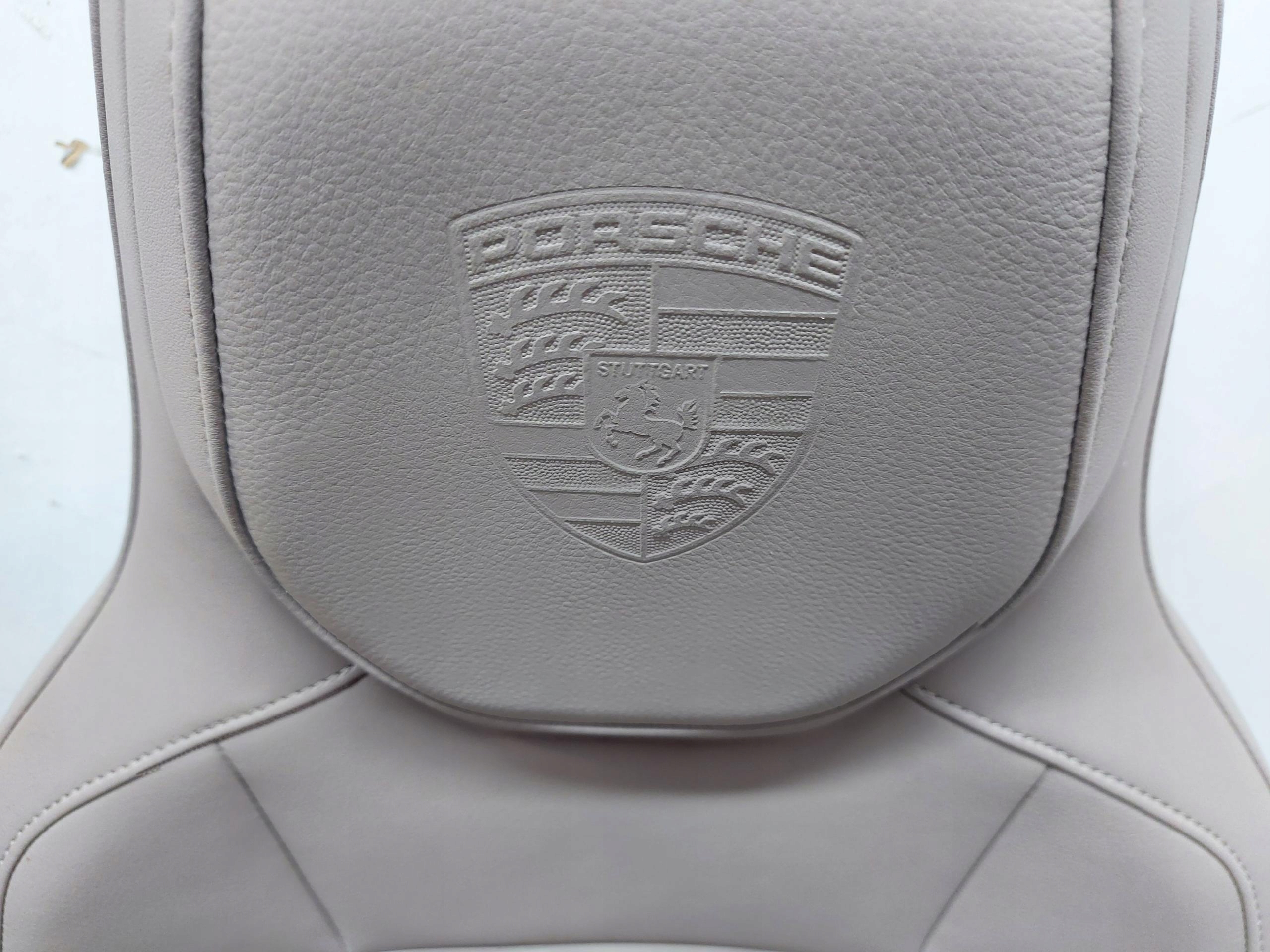 Porsche Taycan 4S 9J1 2021r KANAPY seats front rear part