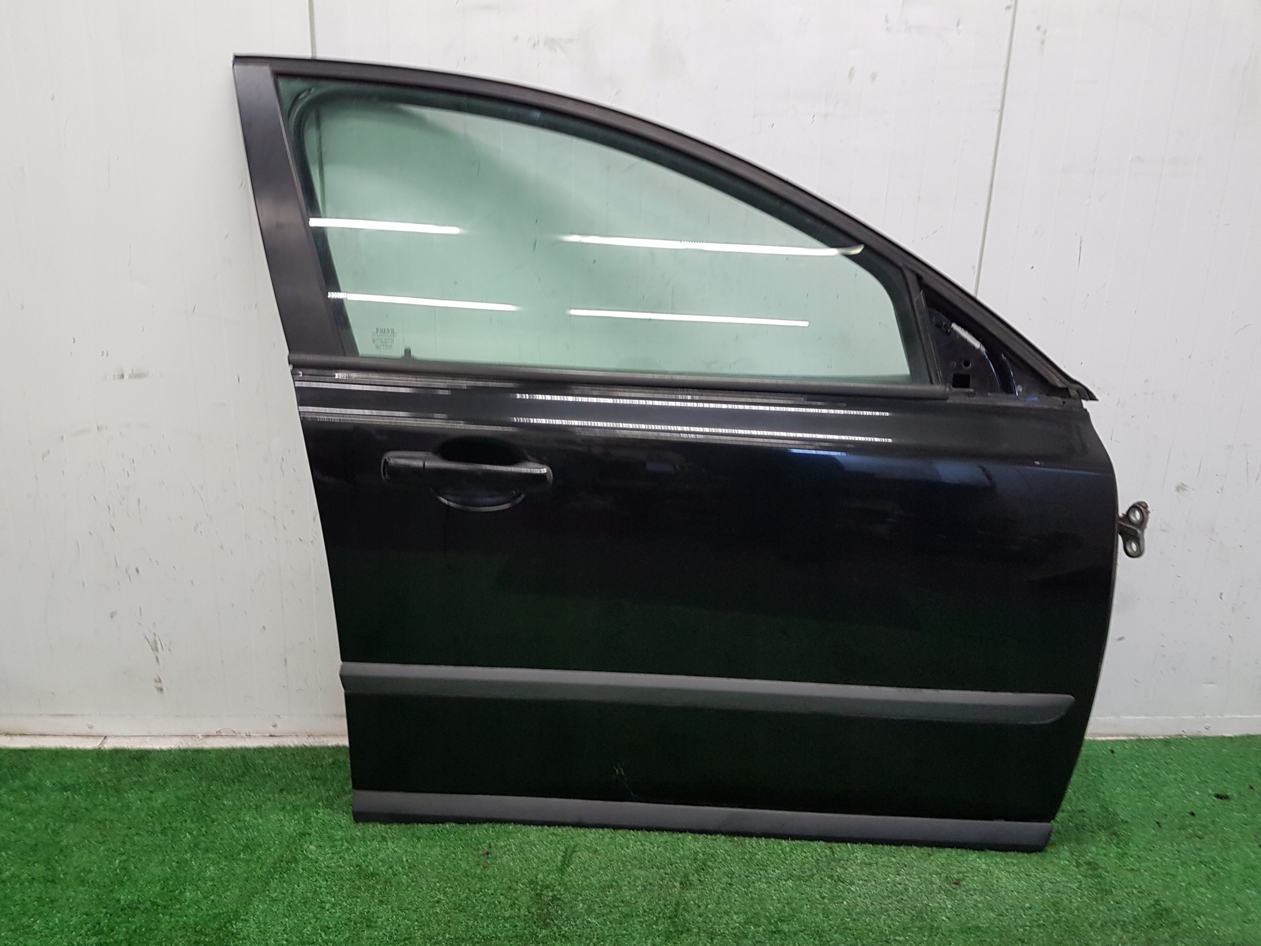 door right front VOLVO V50 colour BLACK STONE SOLID