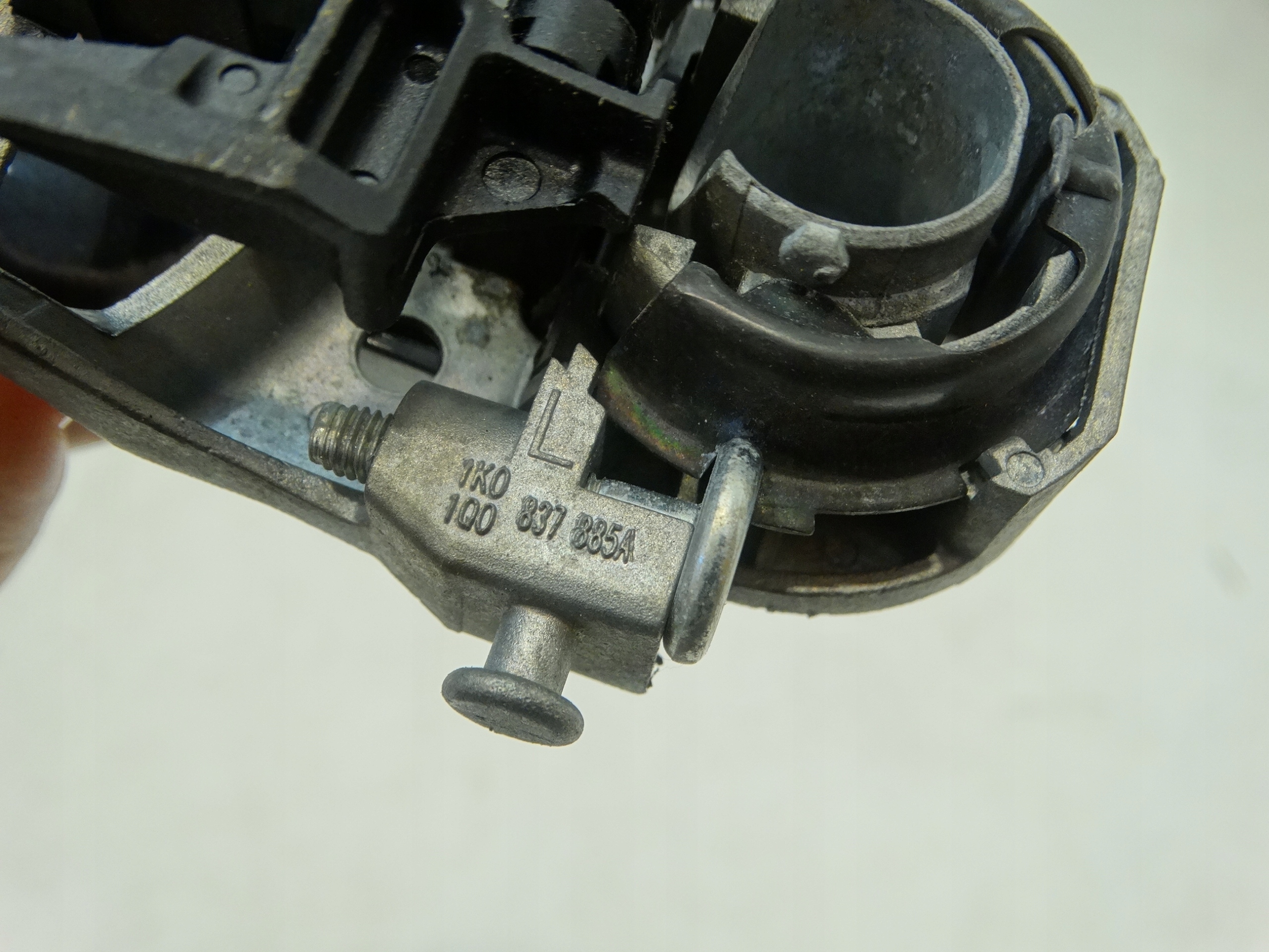 handle exterior left rear part VOLKSWAGEN GOLF VI plus 1K0837885A