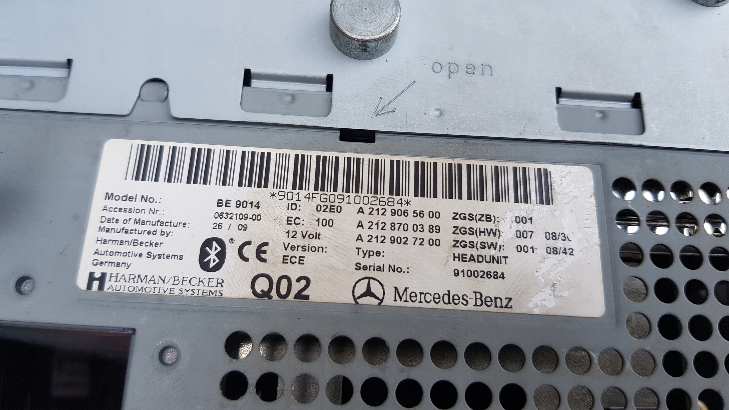 MERCEDES W212 RADIO navigation HARMAN A2129065600