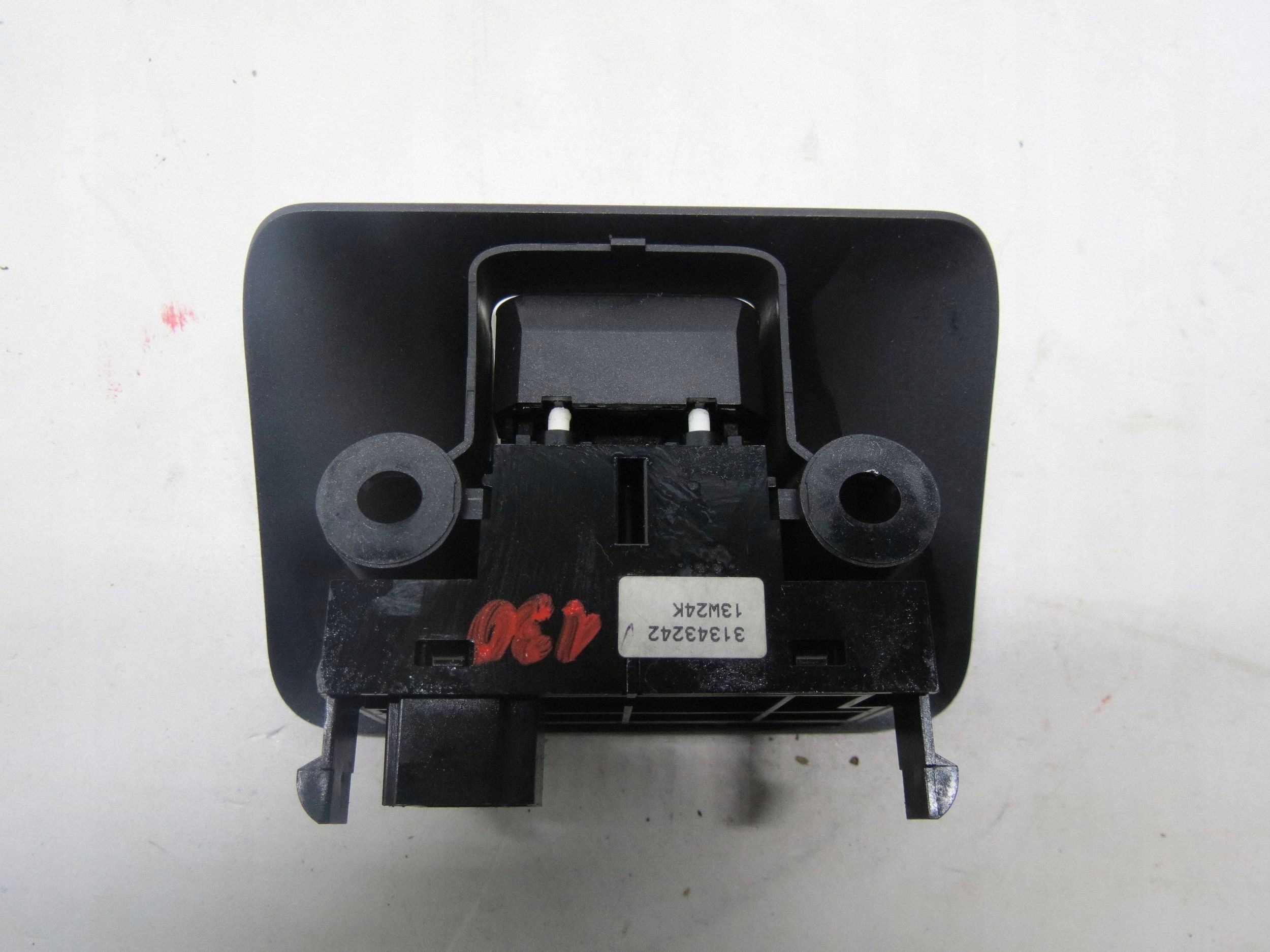 tlačítko páčka elektrická brzda VOLVO V60 a S60 II 31343242