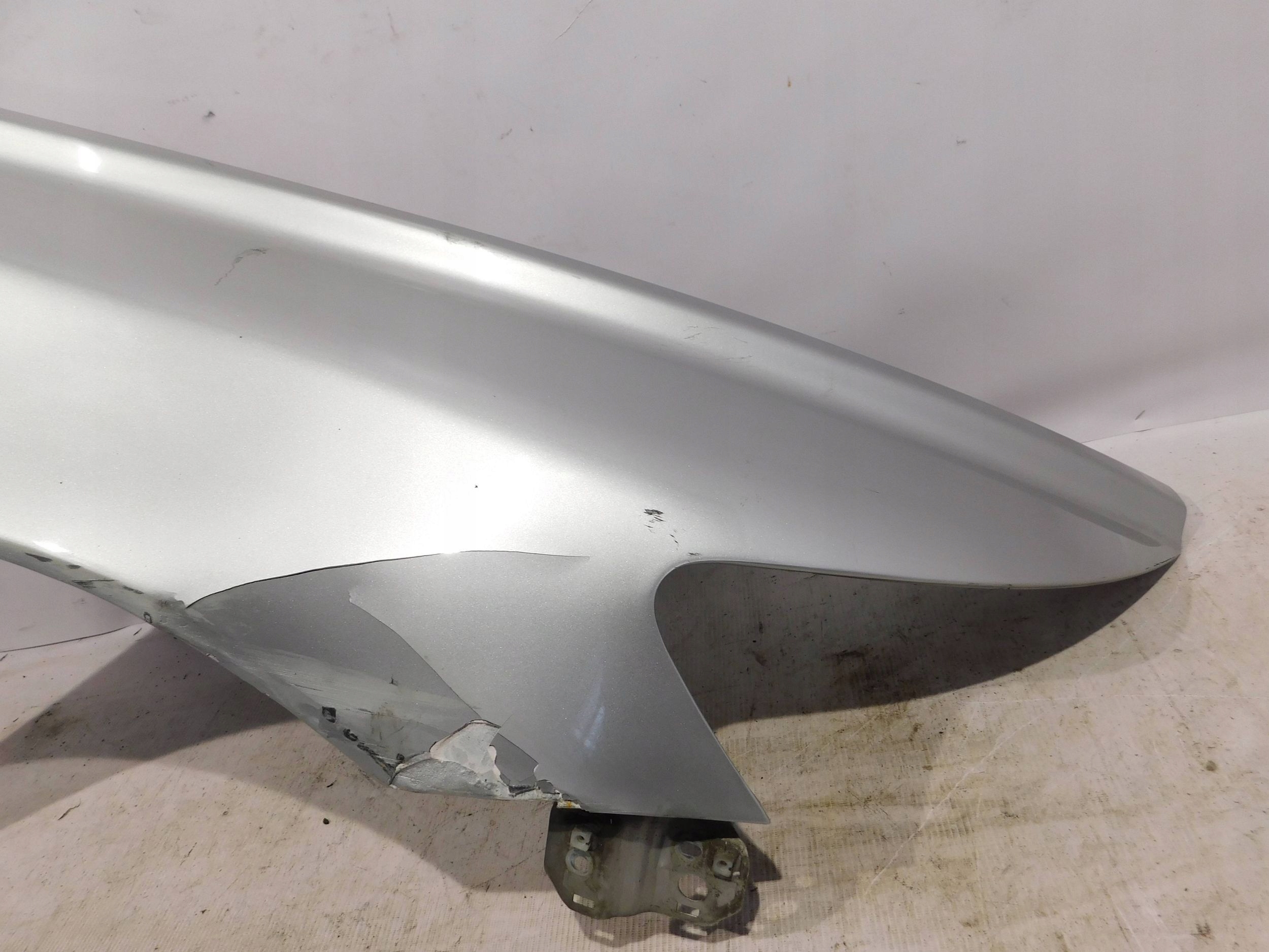 fender front front right VOLVO V50