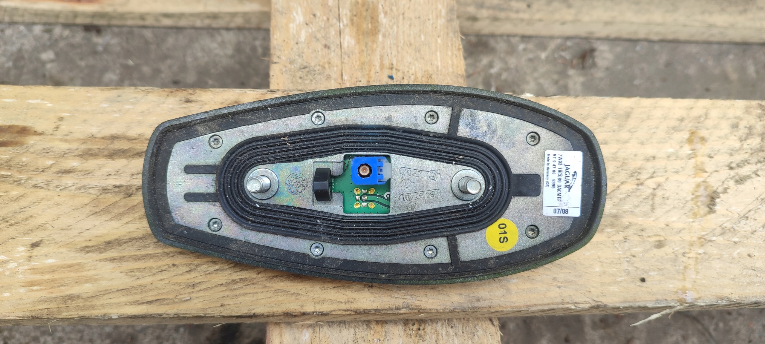 Antenne PLETWA GPS JAGUAR XF MEE 7W93-19C089-DA