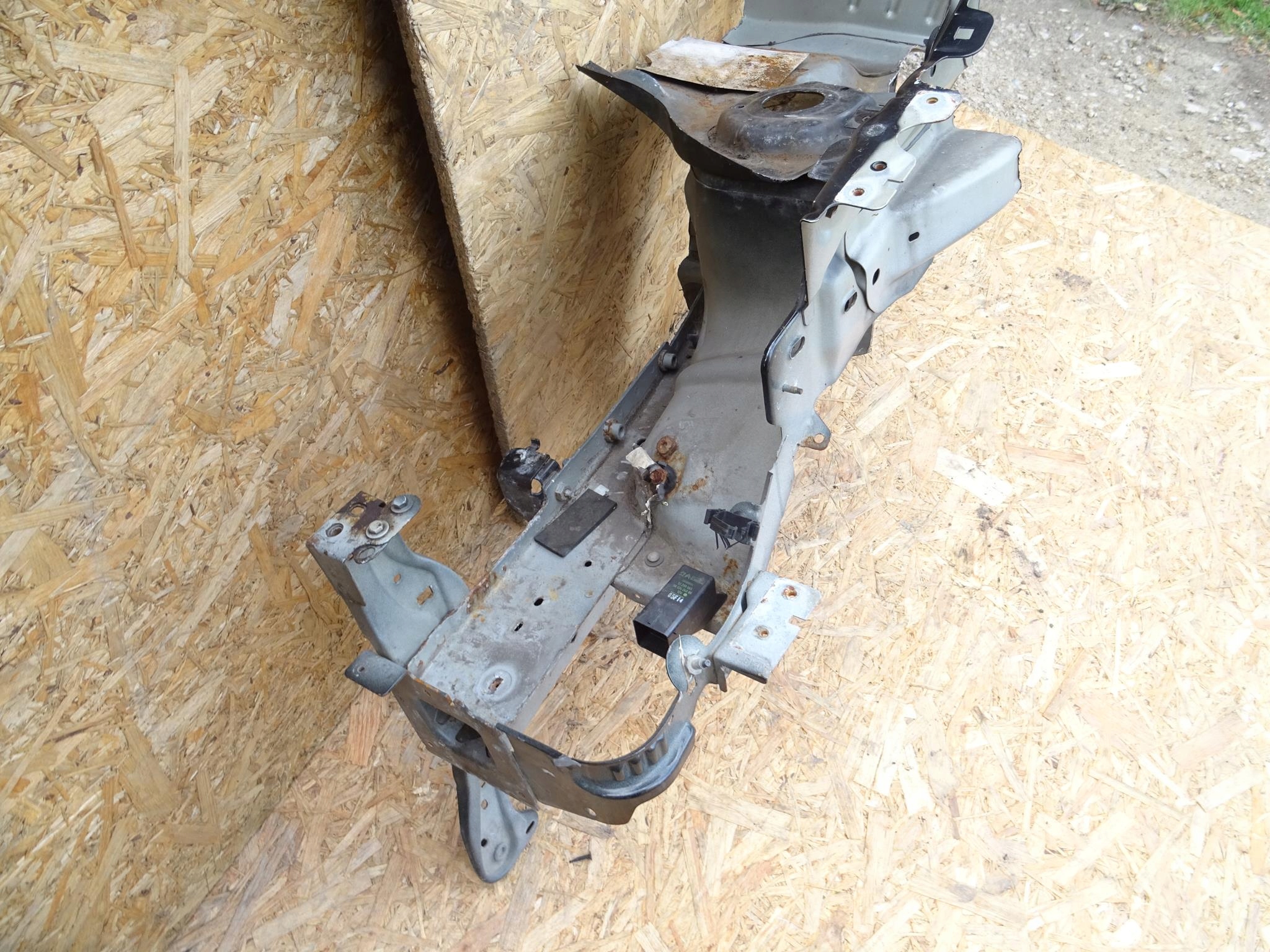 PEUGEOT 2008 PODŁUŻNICA LEWA FARTUCH Typ samochodu Samochody osobowe