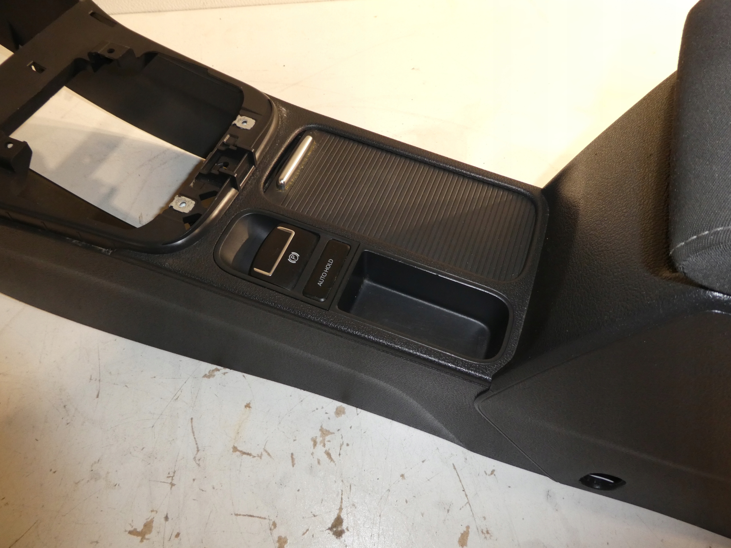 TUNEL armrest VW TIGUAN plus 5N0864251B