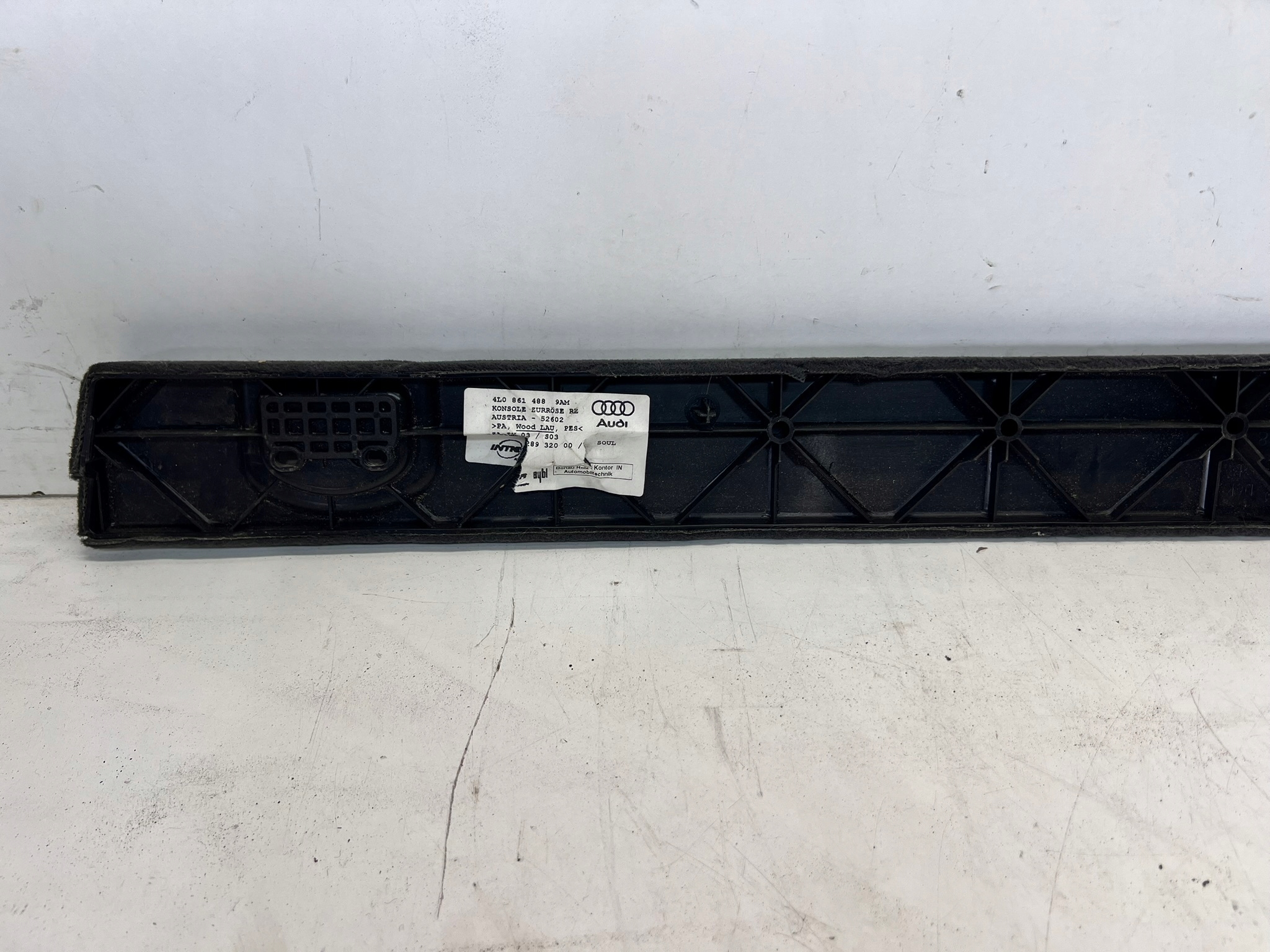 moulding boot left AUDI Q7 4L 4L0861488