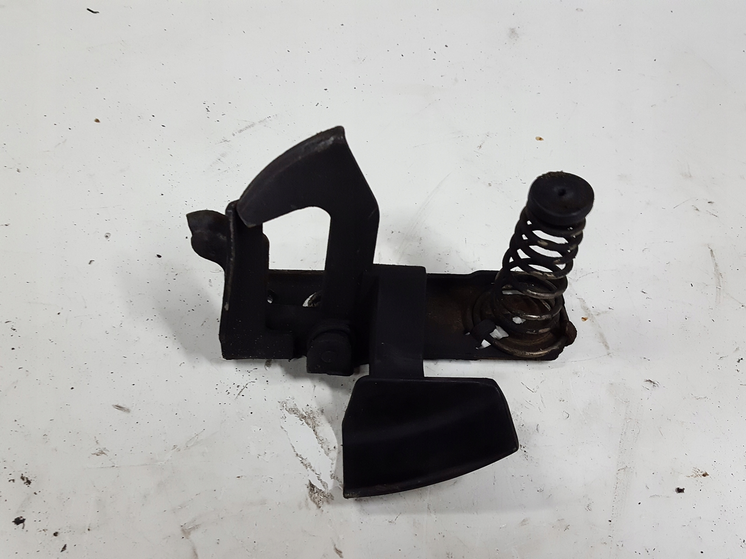 MERCEDES SLK R171 04R-болт замку капота