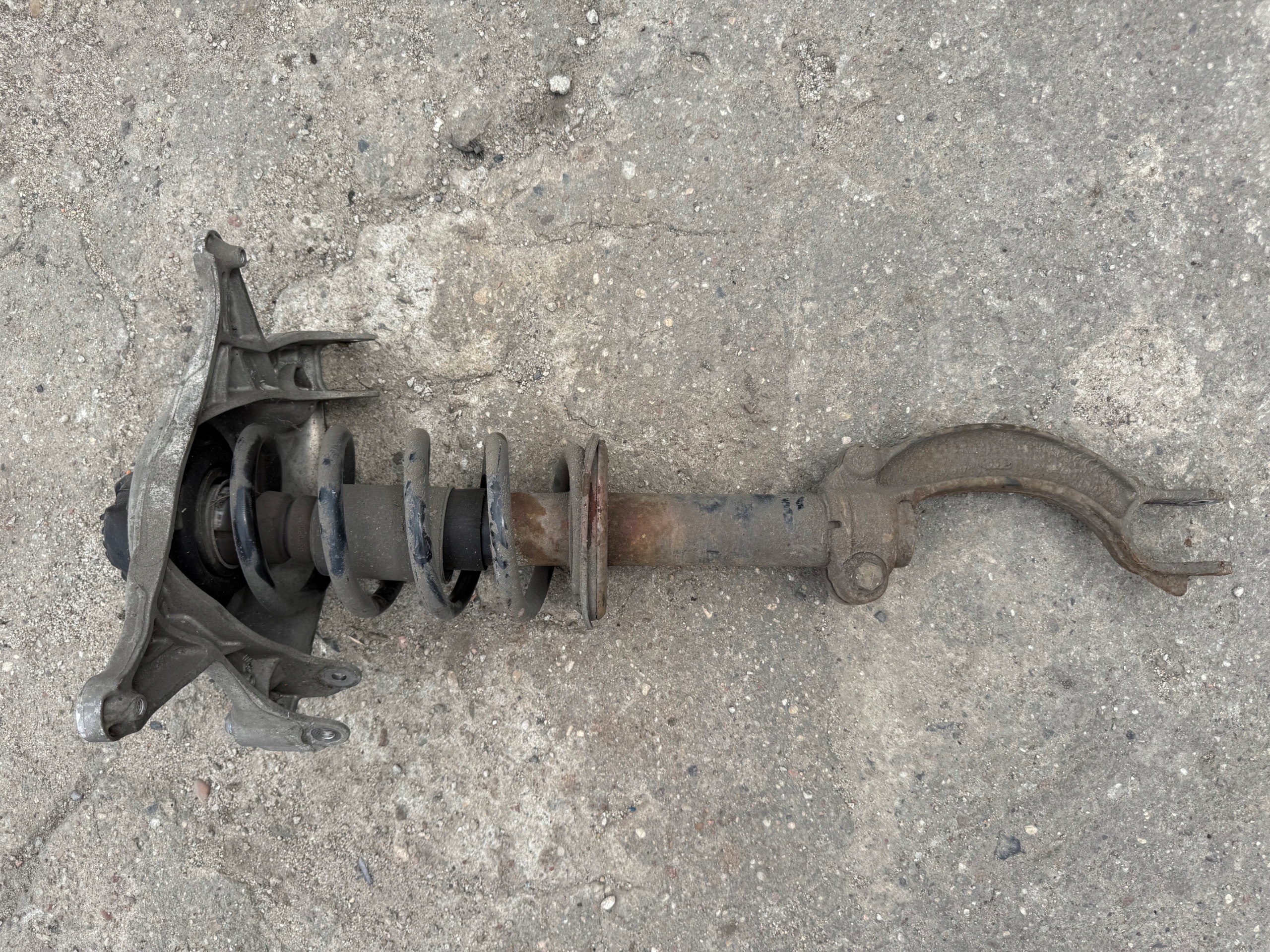 AUDI Q5 8R 2.0 TDI shock absorber right front front