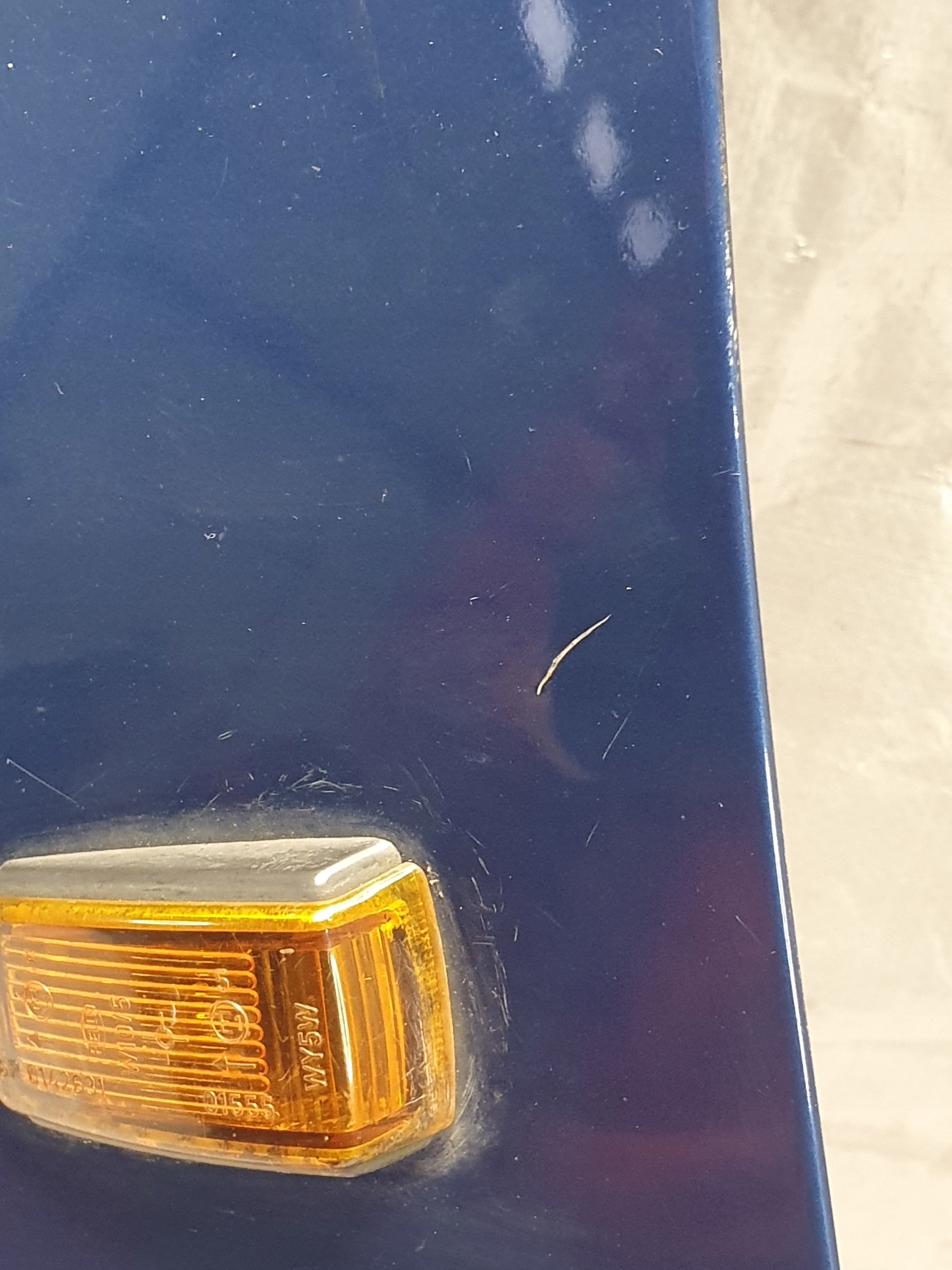 fender left VOLVO S40 96r.