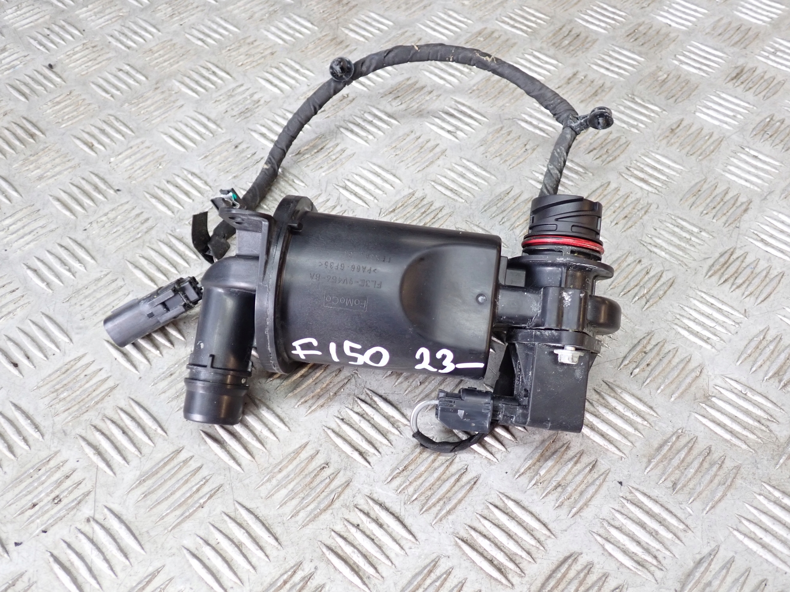 Zawór Pompka Intercoolera Adapter Czujnik Ford F150 Expedition 2021-