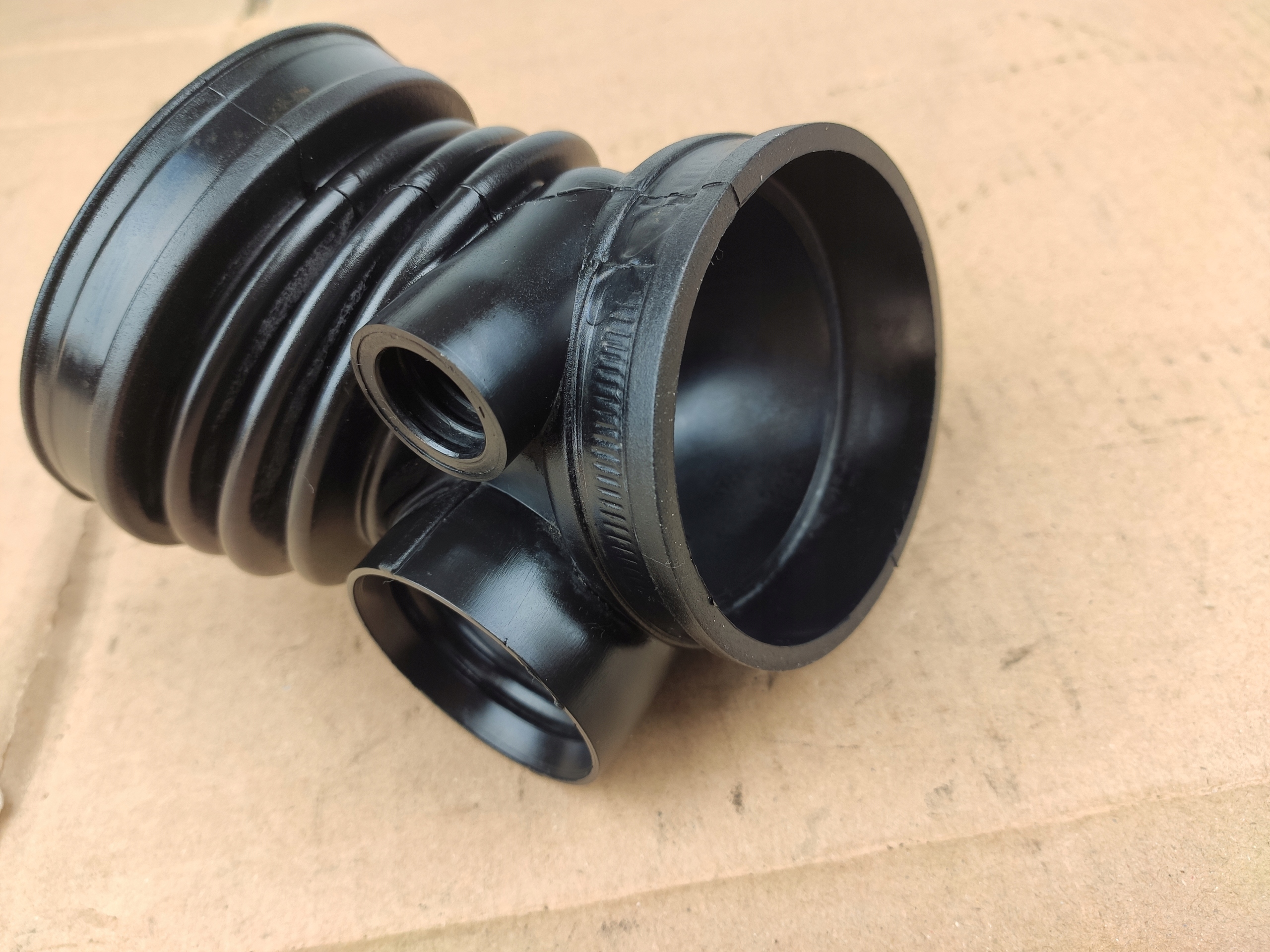 BMW E38 E39 PRZEWÓD RURA POWIETRZA M52 1740931 Typ silnika Benzyna