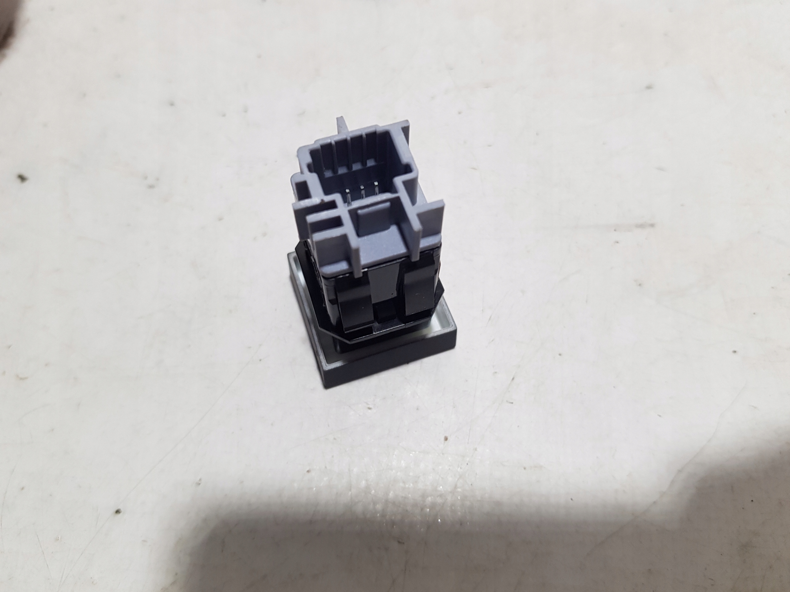 PANEL switch button of the speaker RENAULT ZOE II 256A68200R