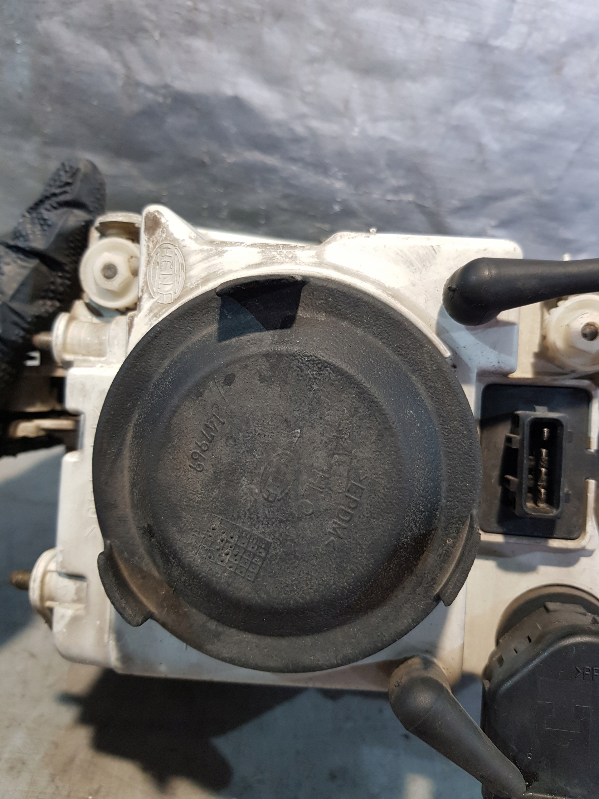 VOLVO V40 light left front 30899682 1AG007861-33