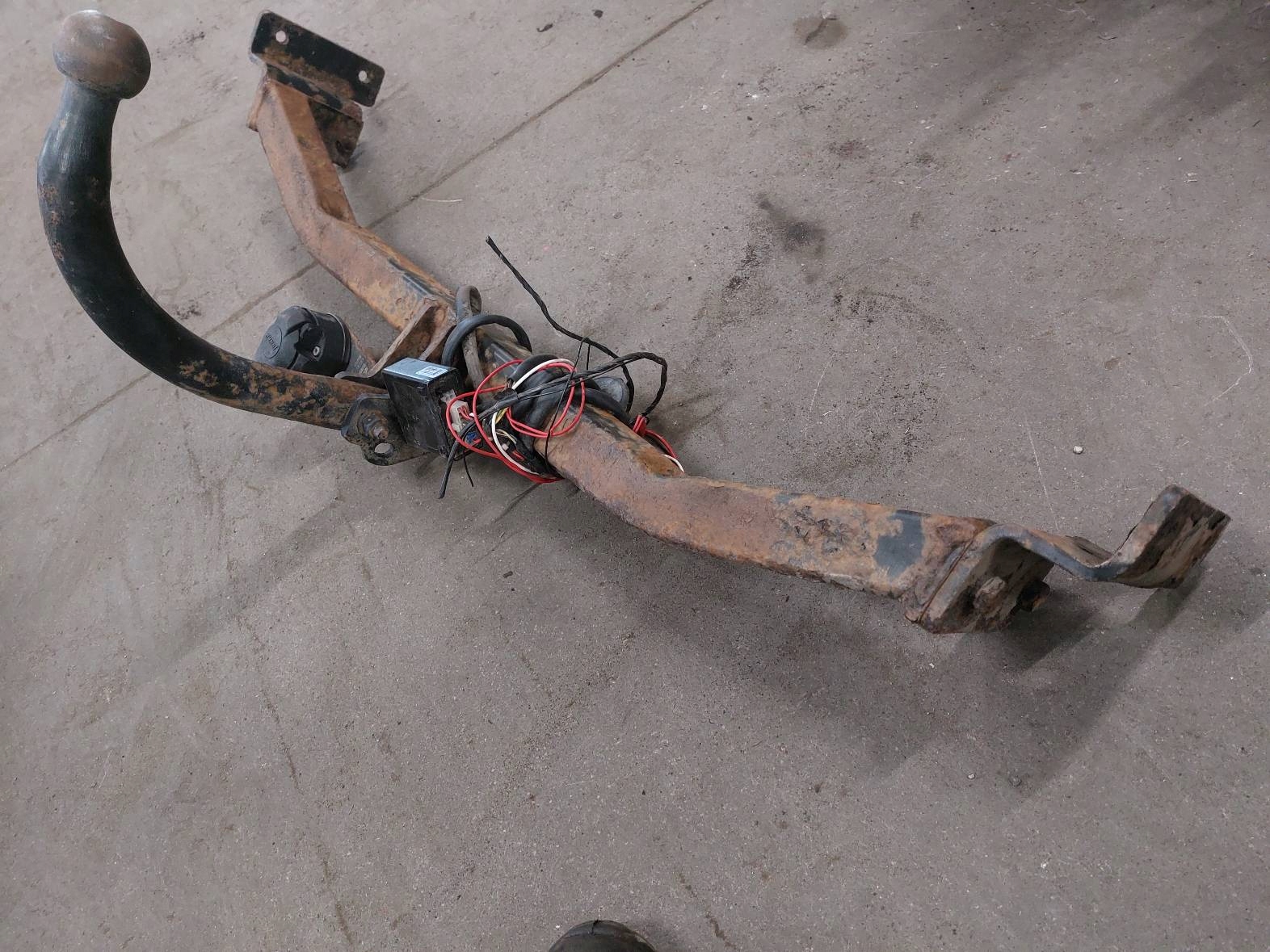 Gancio traino + TABLICZKA + cablaggio HYUNDAI I30 e