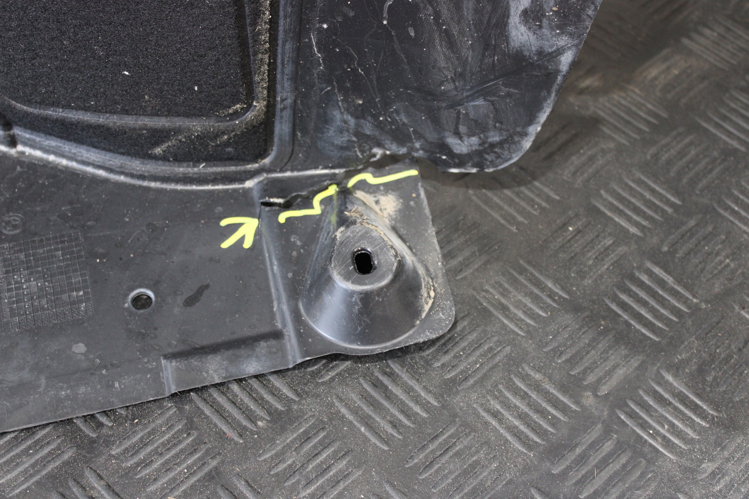 mudguard right front 7291198 7325616 BMW X5 F15