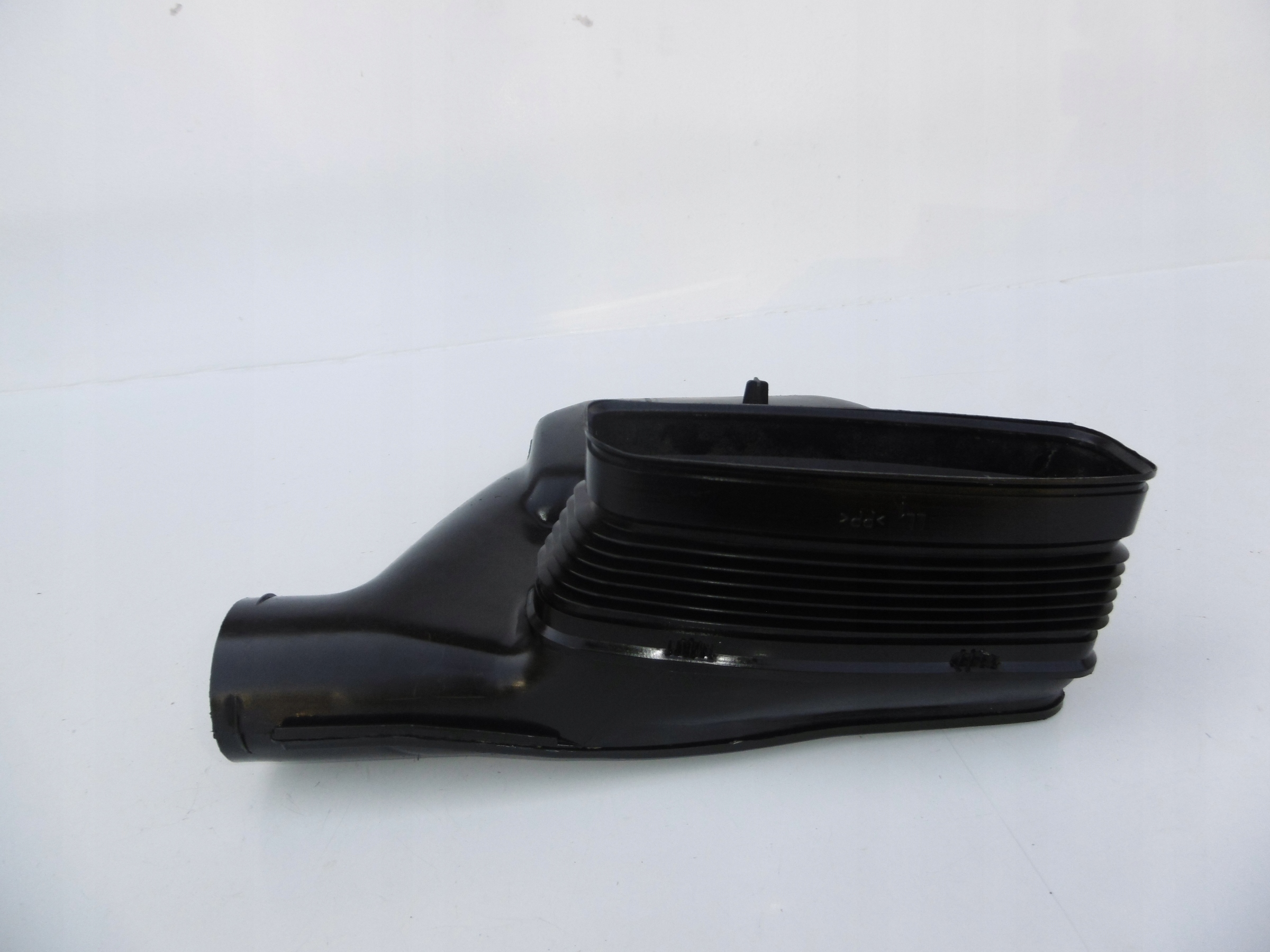 TROUBA trouba vzduchový VW PASSAT B4 2.0 8V