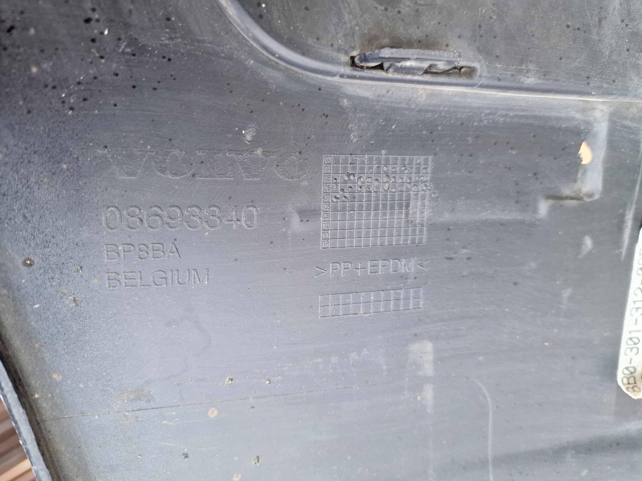 VOLVO V70 II LIFT bumper front 05-07 ROK + moulding