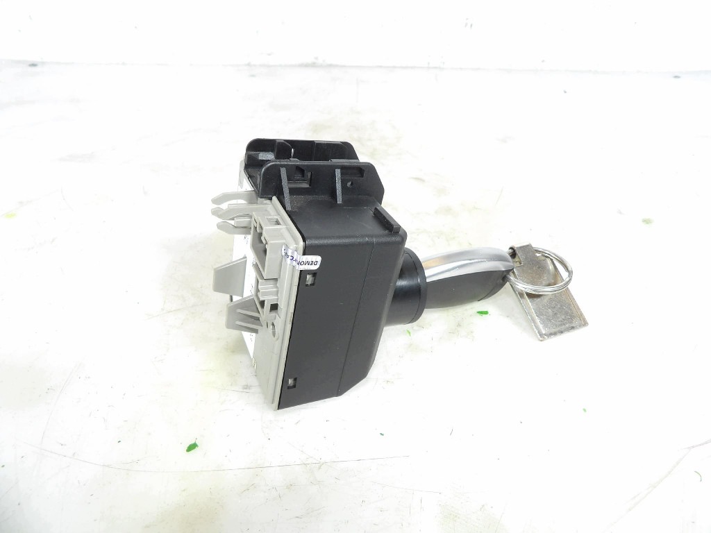 INFINITI Q30 1.6CGI ignition A2469055103