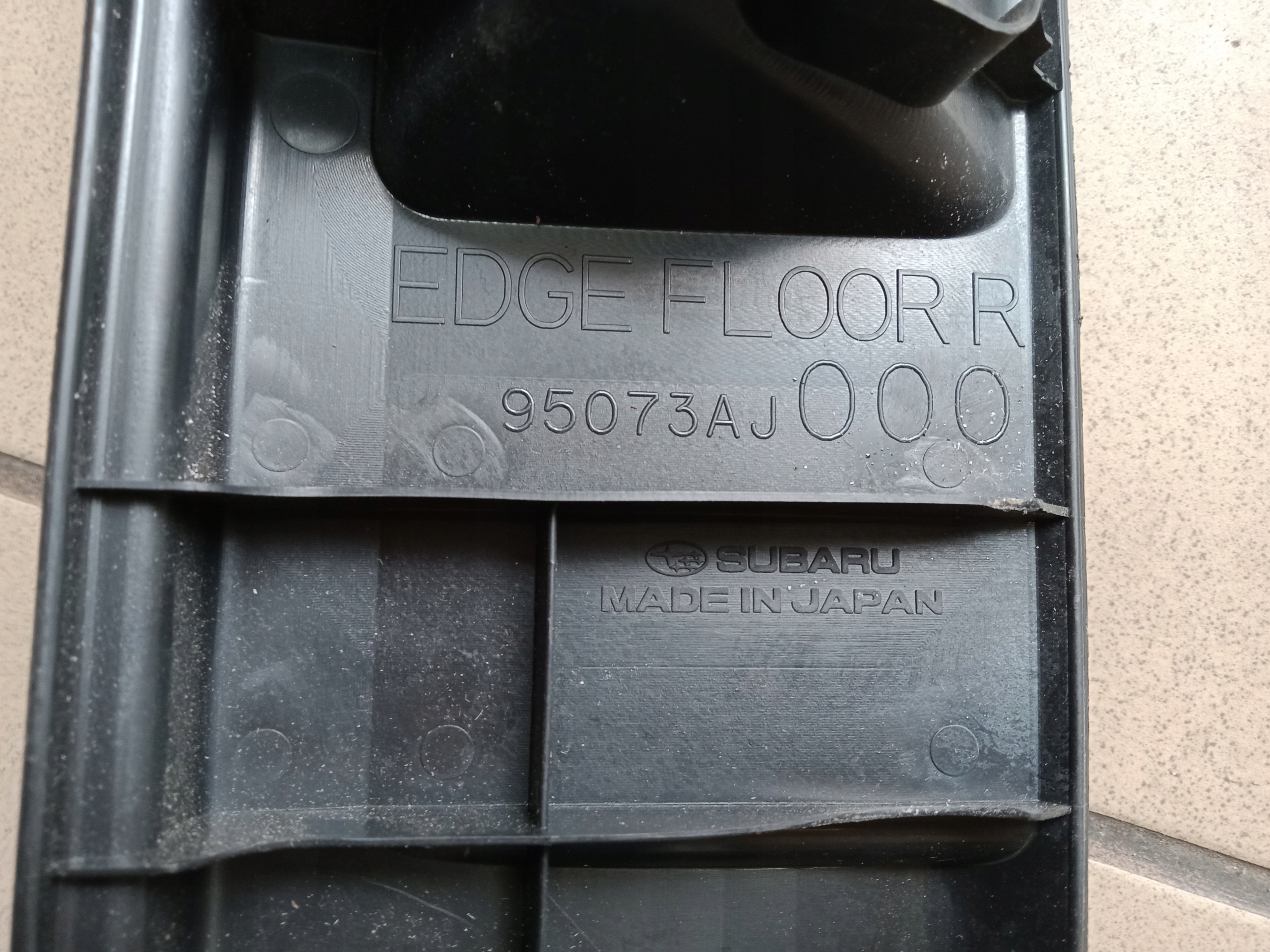 SUBARU OUTBACK 10-14 OSŁONA PASA TYLNEGO - CAŁA Wersja Europejska