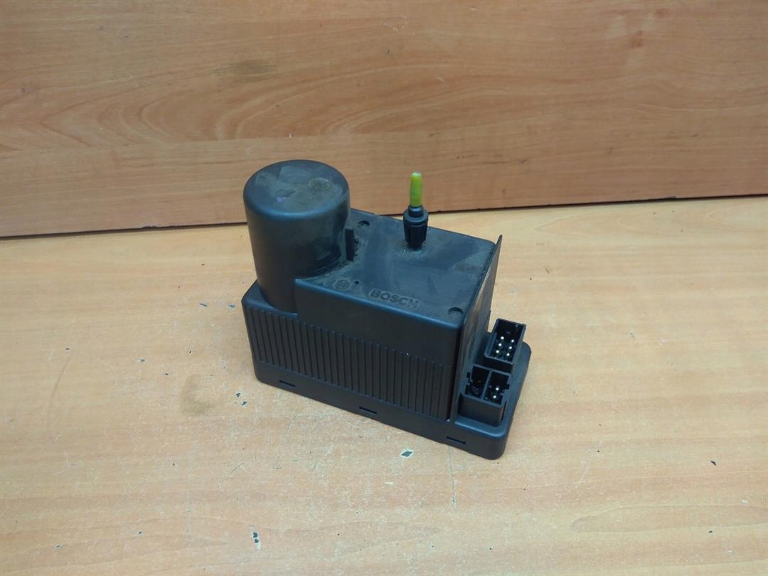 POMPKA ZAMKA CENTRALNEGO MERCEDES W202 0132006344